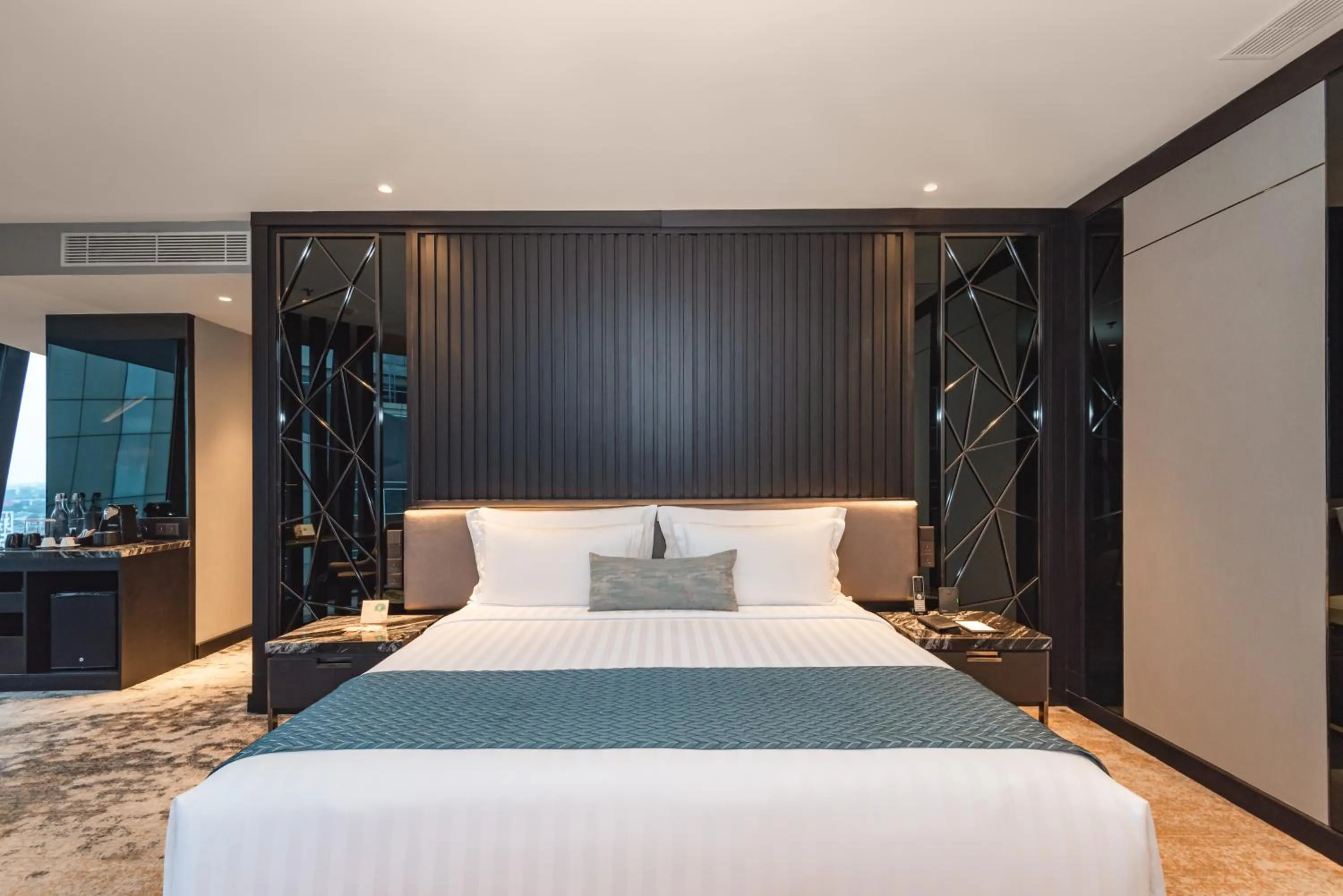 Bed in JHL Solitaire Gading Serpong