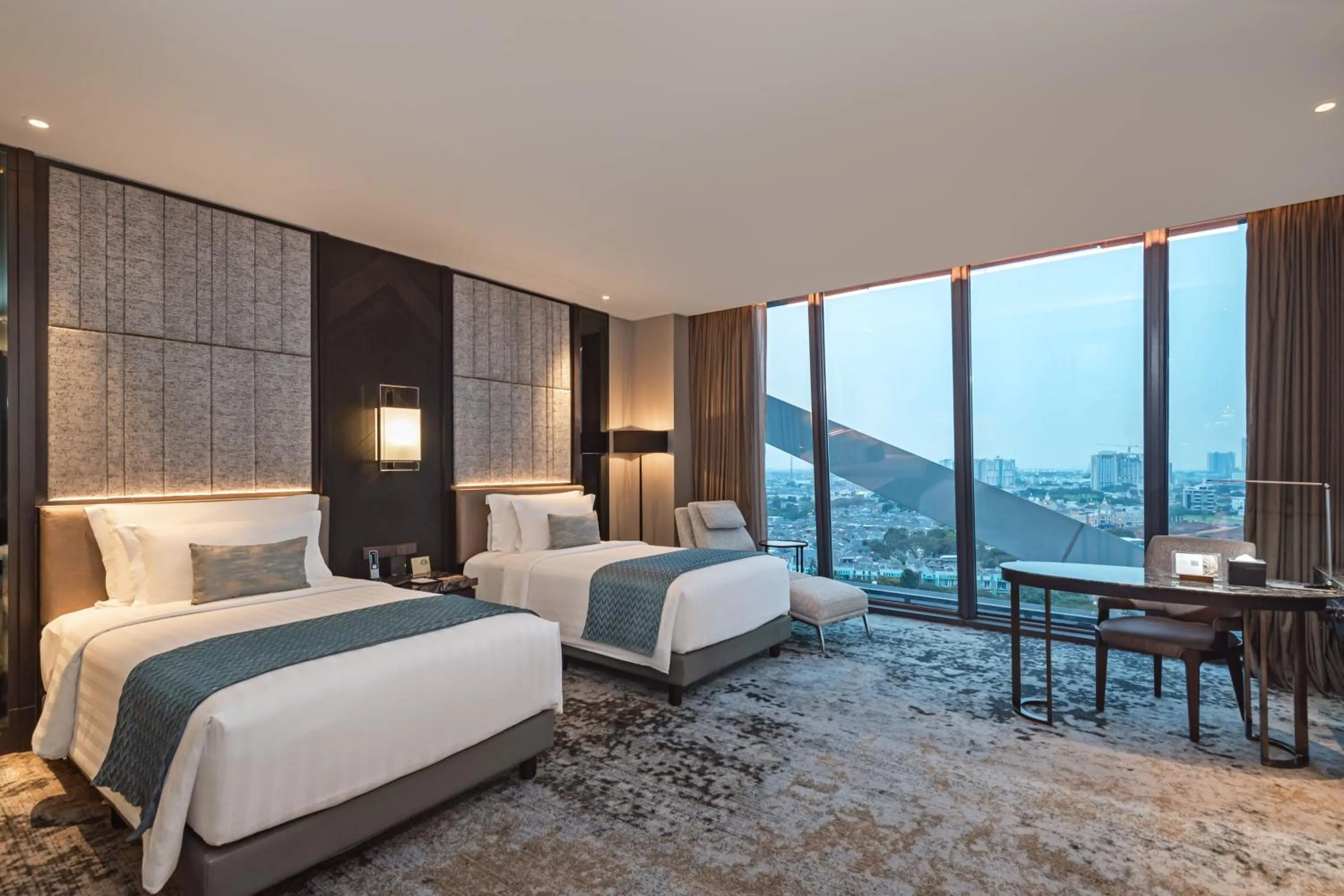 Bed in JHL Solitaire Gading Serpong