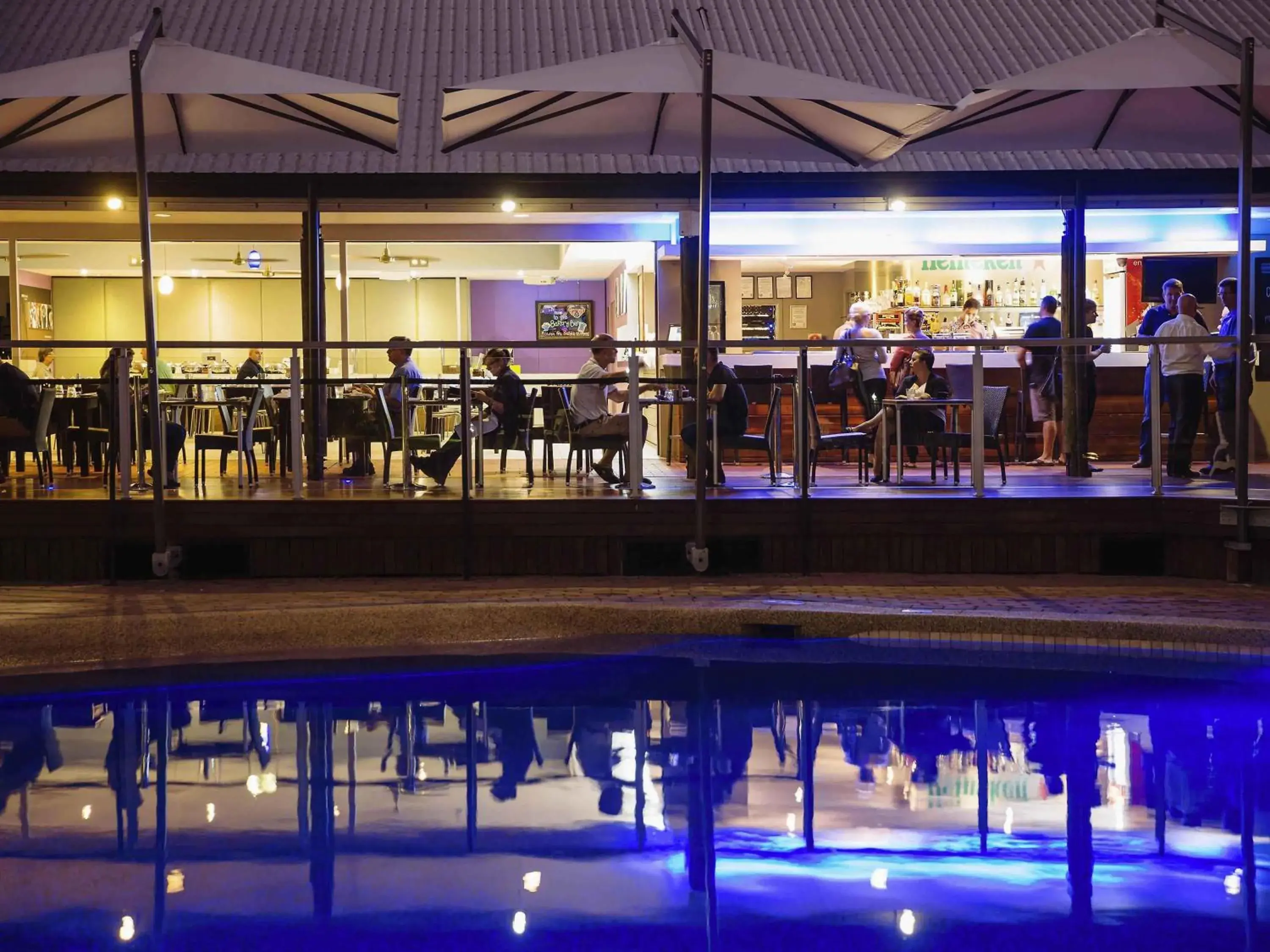 Lounge or bar in Mercure Townsville Lounge or bar in Mercure Townsville