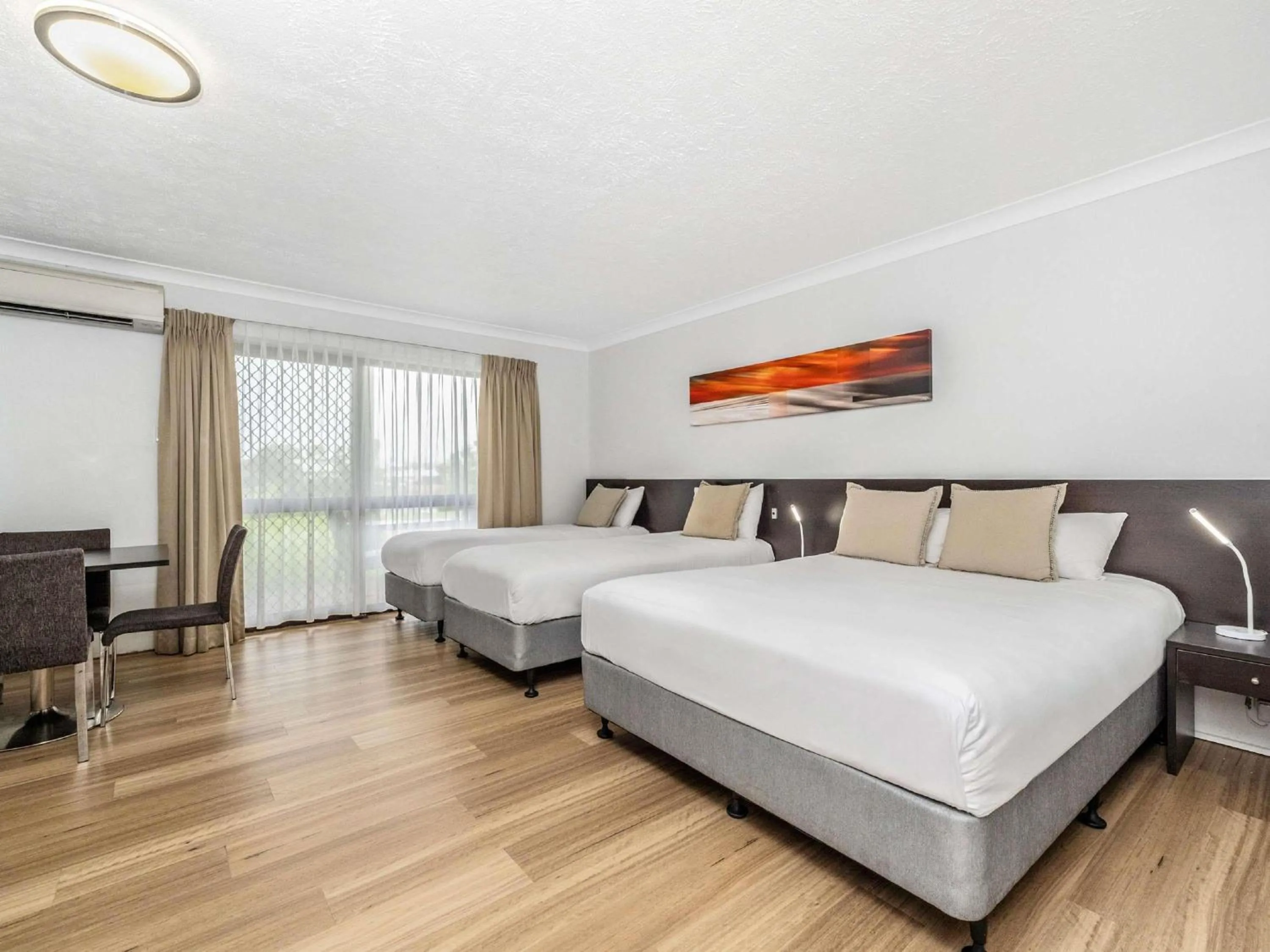 Bedroom, Bed in Mercure Townsville
