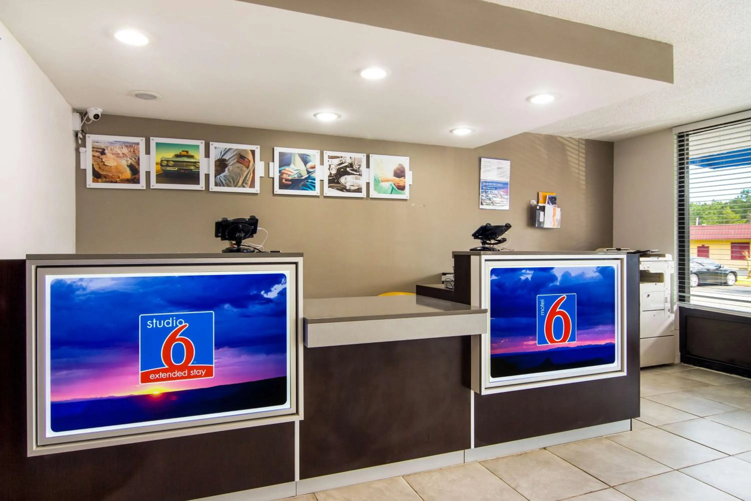 Lobby or reception in Motel-6 Lagrange Ga