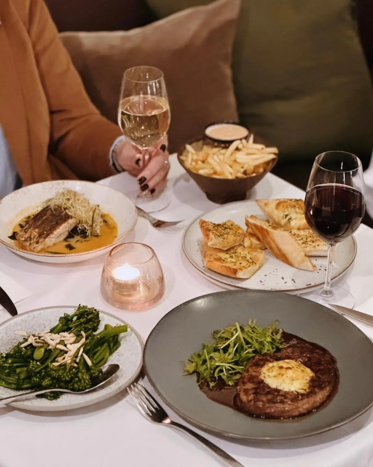 Food and drinks in Lancemore Mansion Hotel Werribee Park