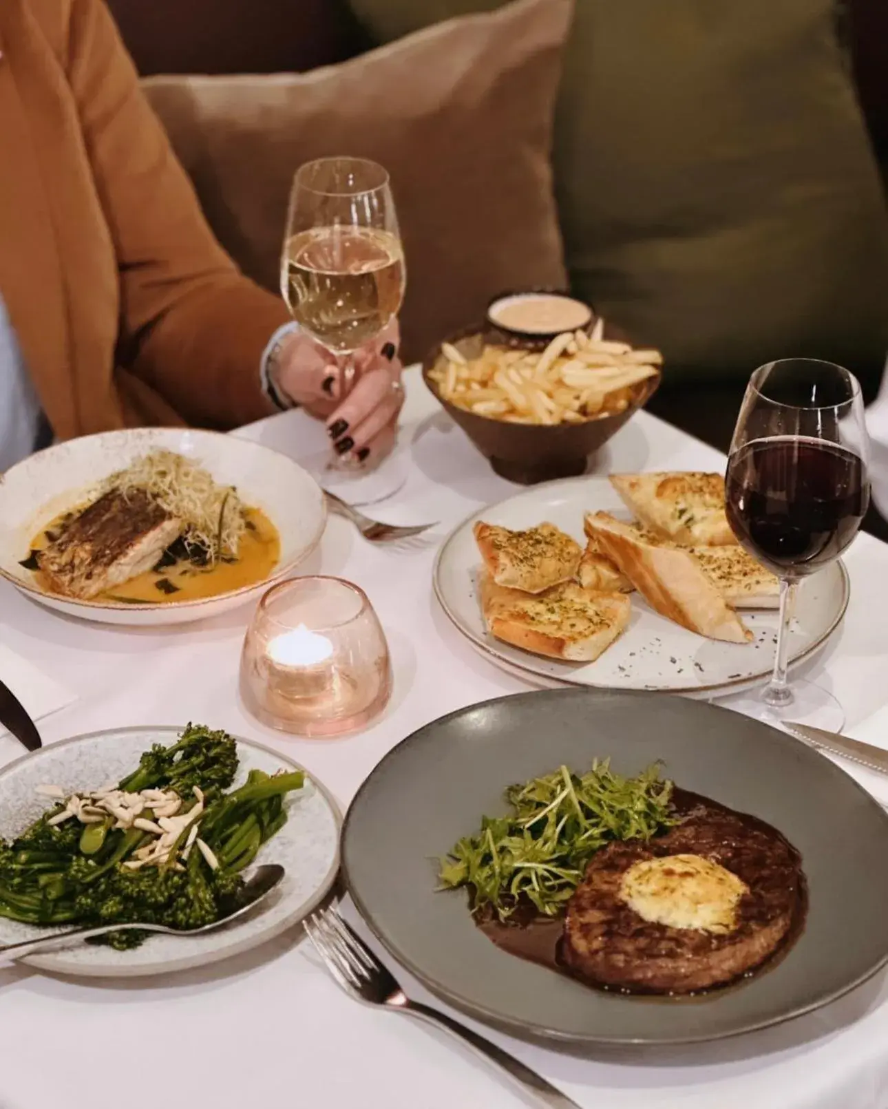 Food and drinks in Lancemore Mansion Hotel Werribee Park Food and drinks in Lancemore Mansion Hotel Werribee Park