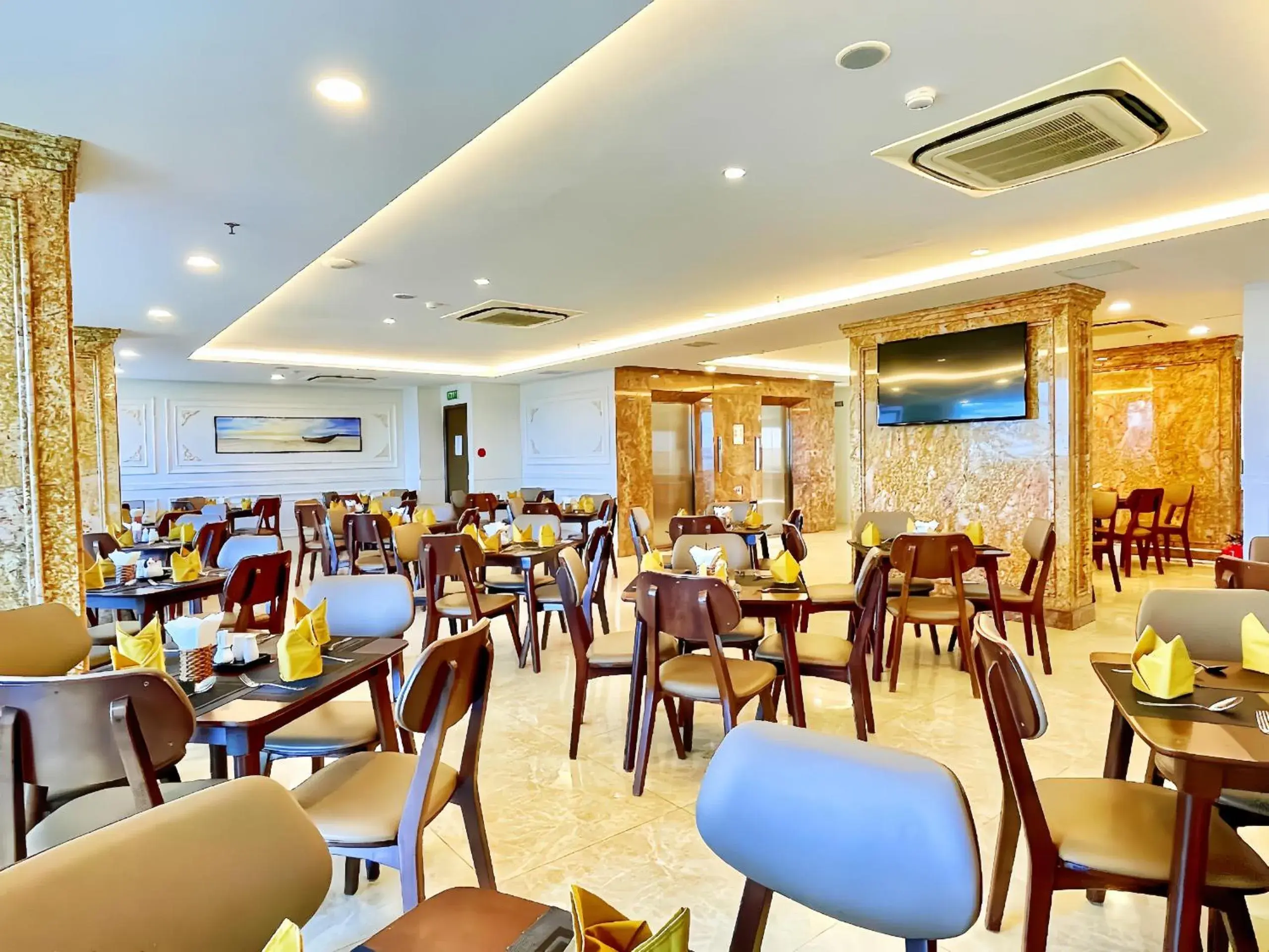 Restaurant/places to eat in Imperial Nha Trang Restaurant/places to eat in Imperial Nha Trang