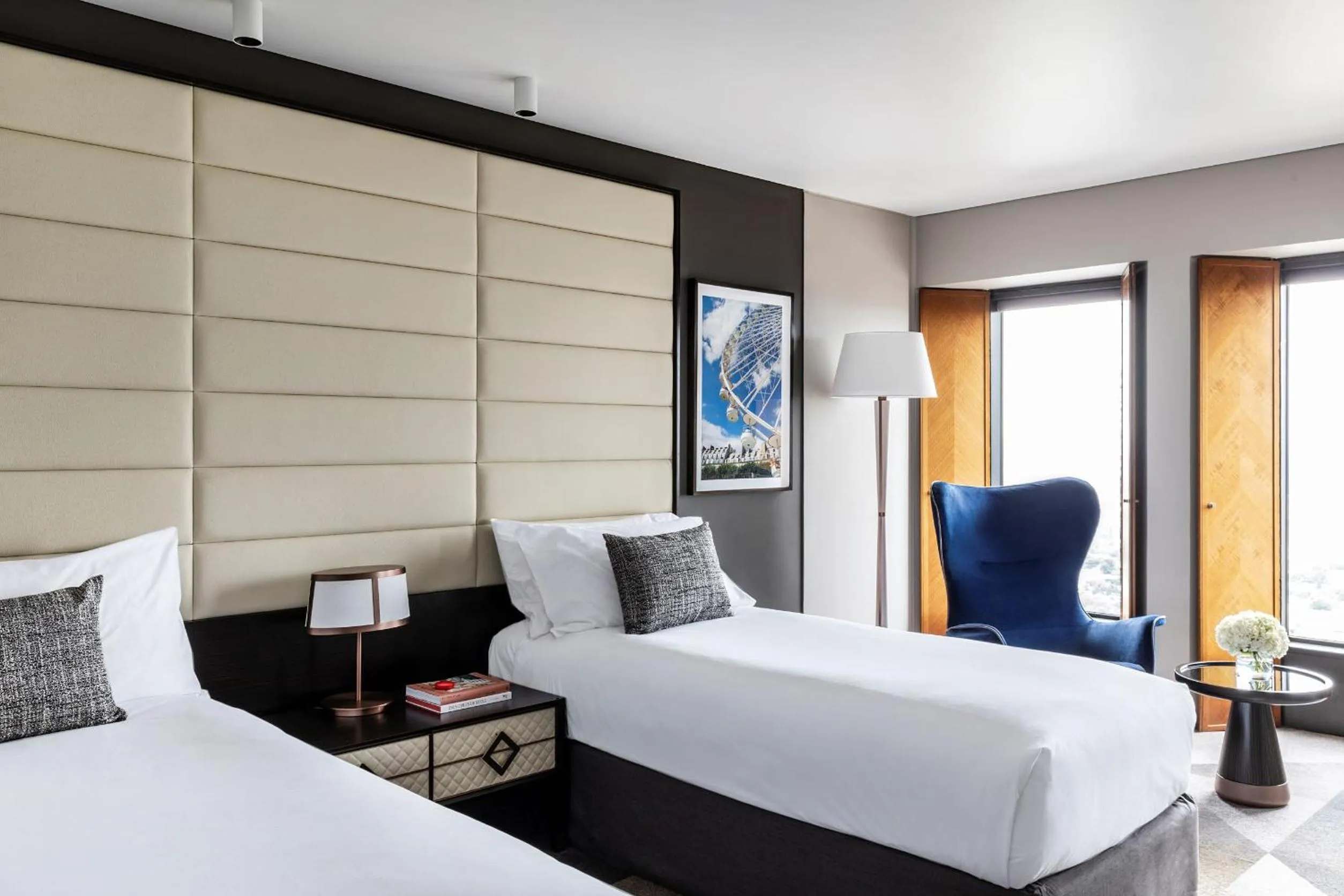 Property building, Bed in Sofitel Melbourne On Collins