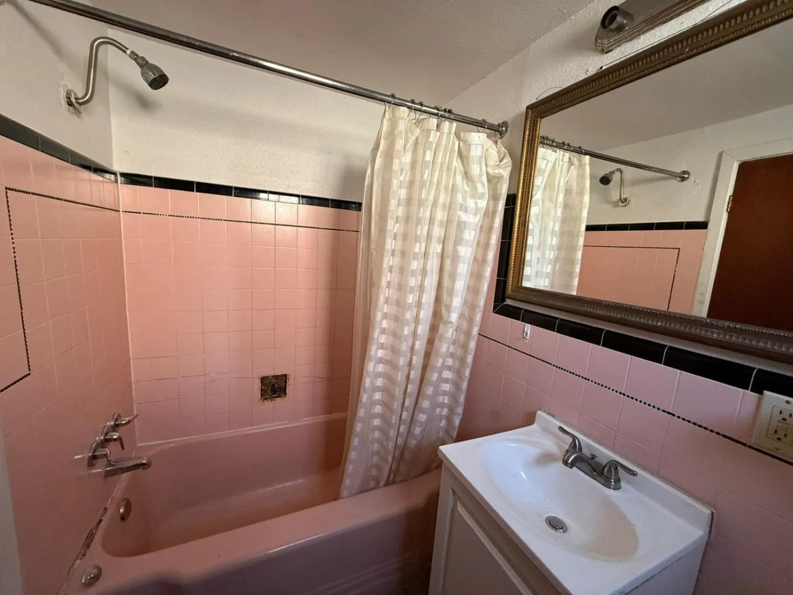 Bathroom in Springs Inn by Capital O I 25