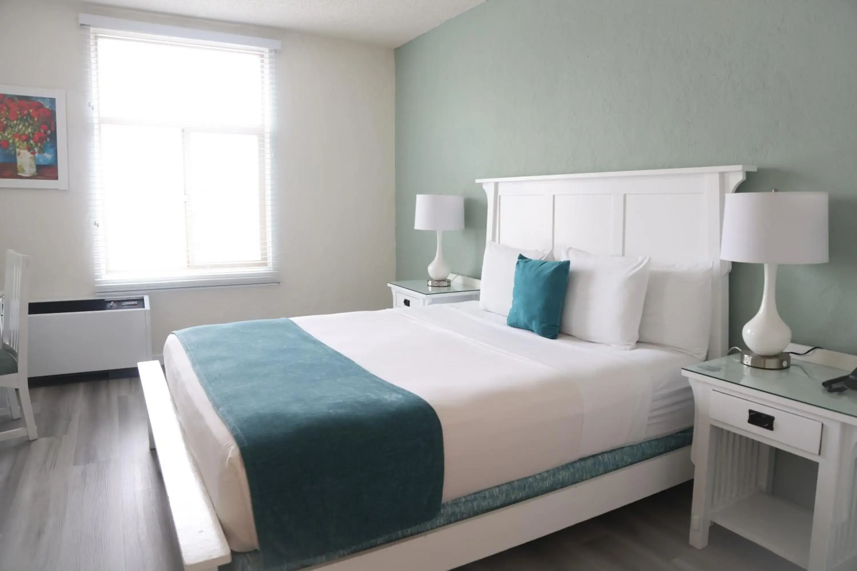 Bed in Hotel Carmel Santa Monica Bed in Hotel Carmel Santa Monica