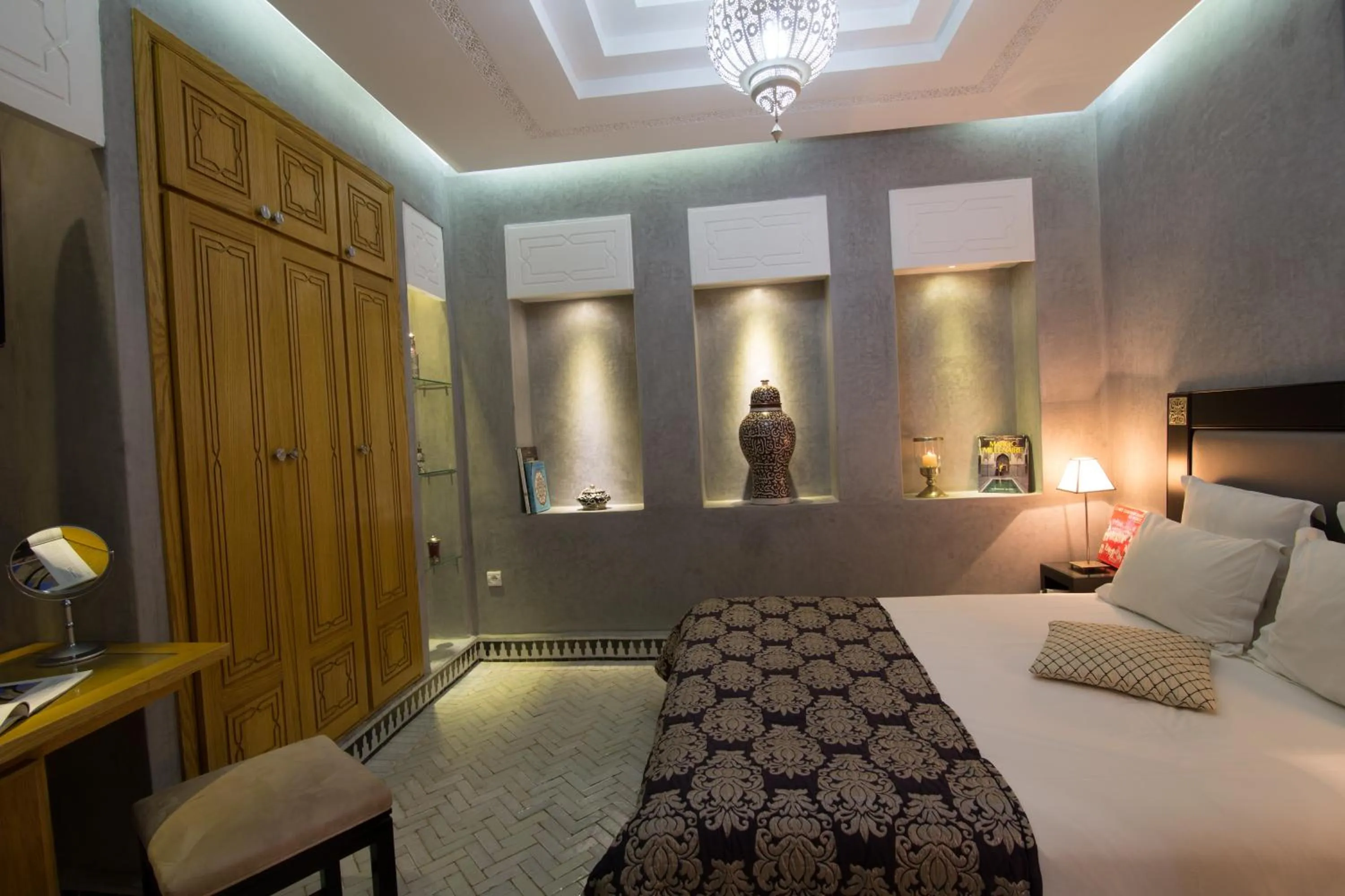 Decorative detail, Bed in Riad L'Etoile D'Orient