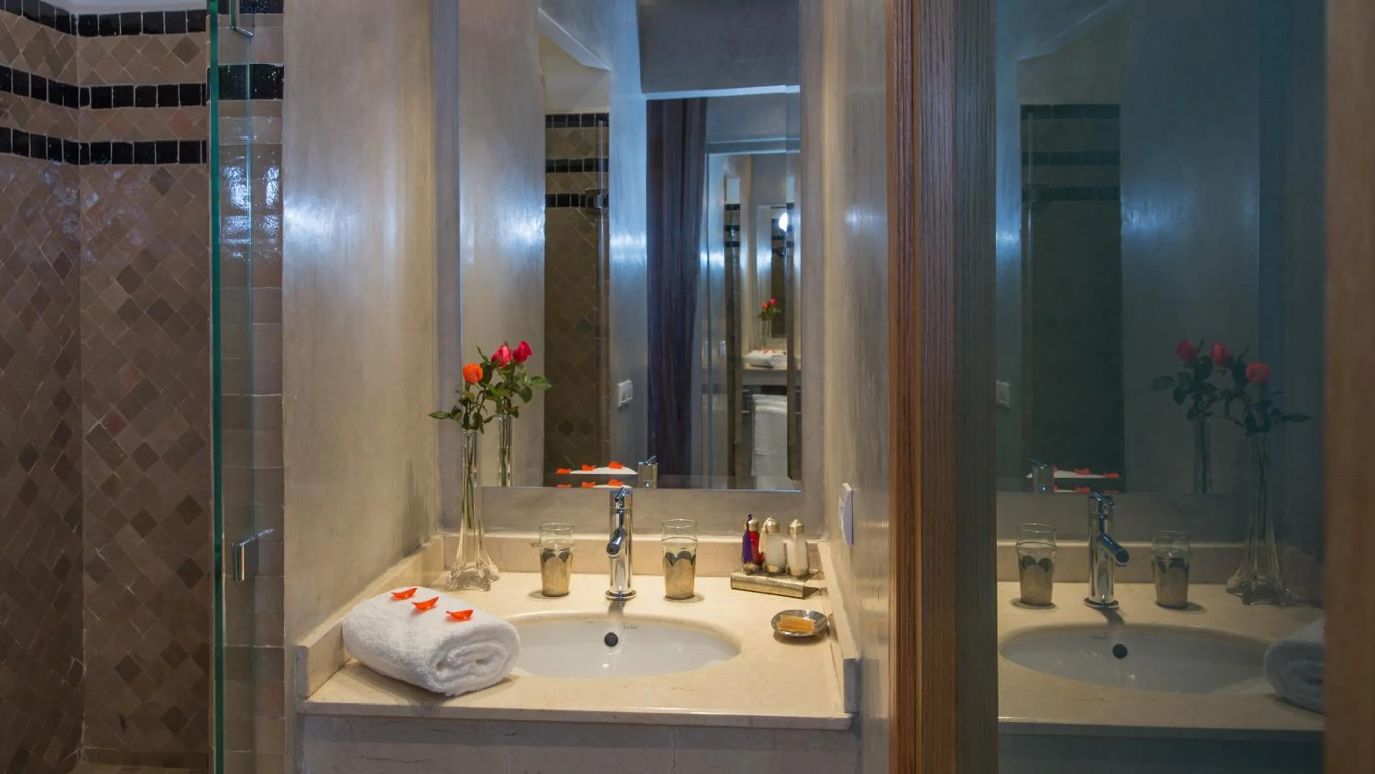 Bathroom in Riad L'Etoile D'Orient