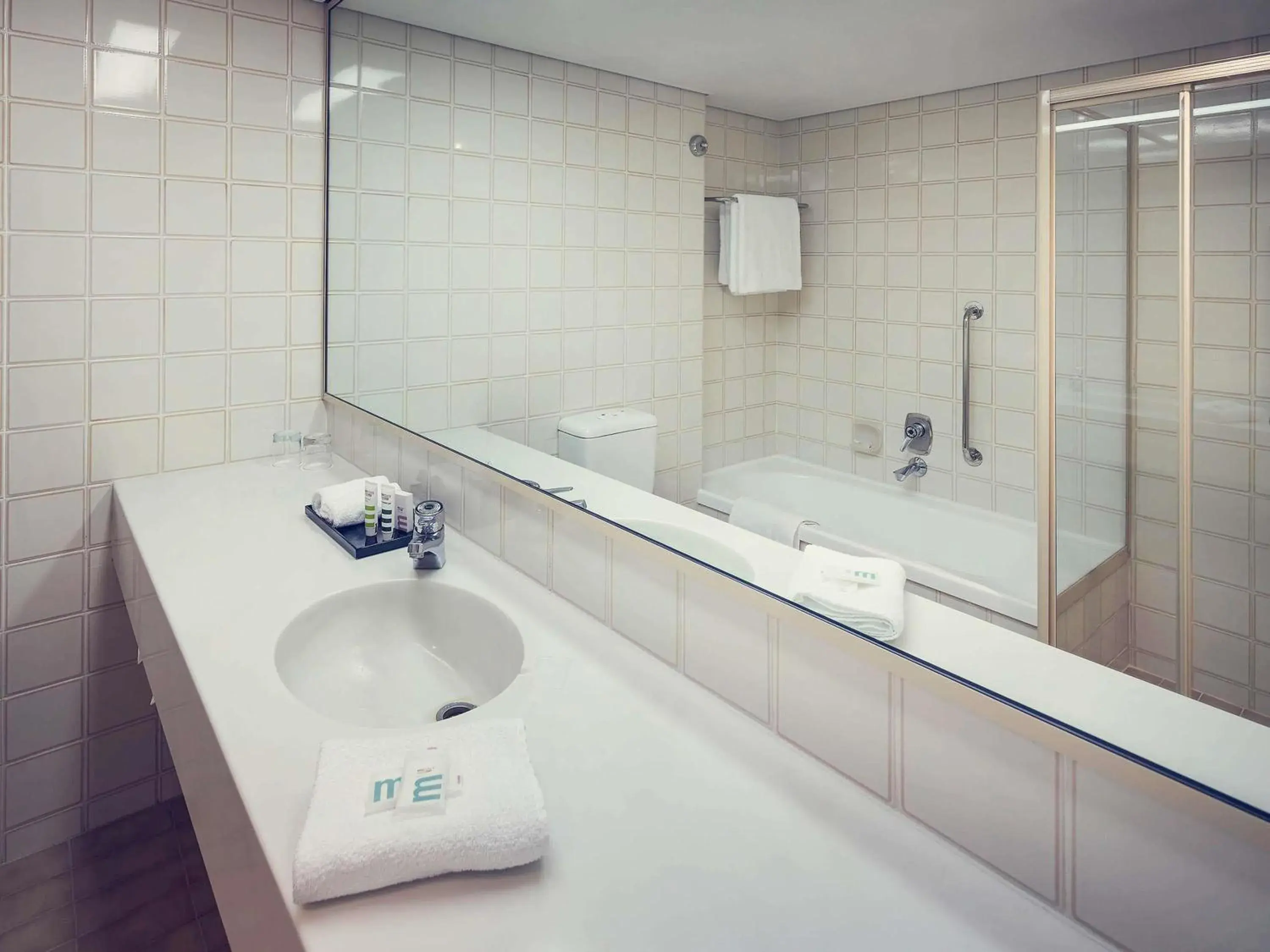 Bedroom in Mercure Perth Bedroom in Mercure Perth