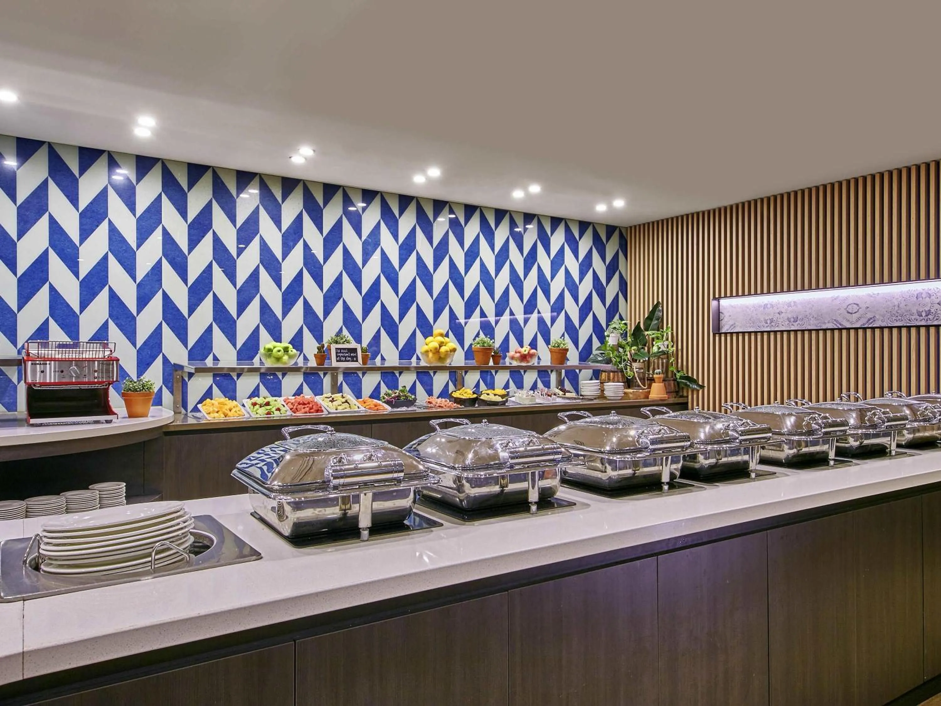 Restaurant/places to eat in Mercure Perth