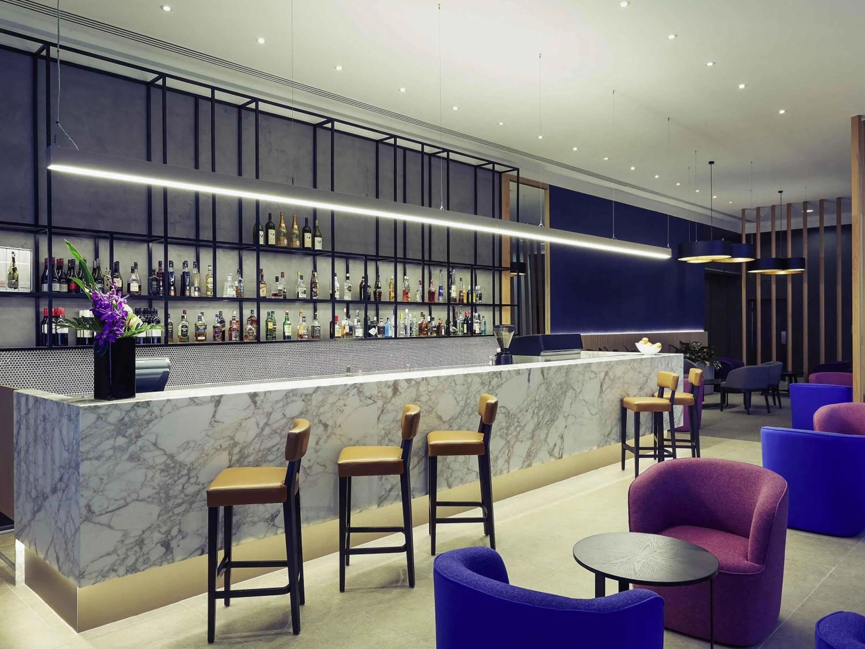 Lounge or bar in Mercure Perth