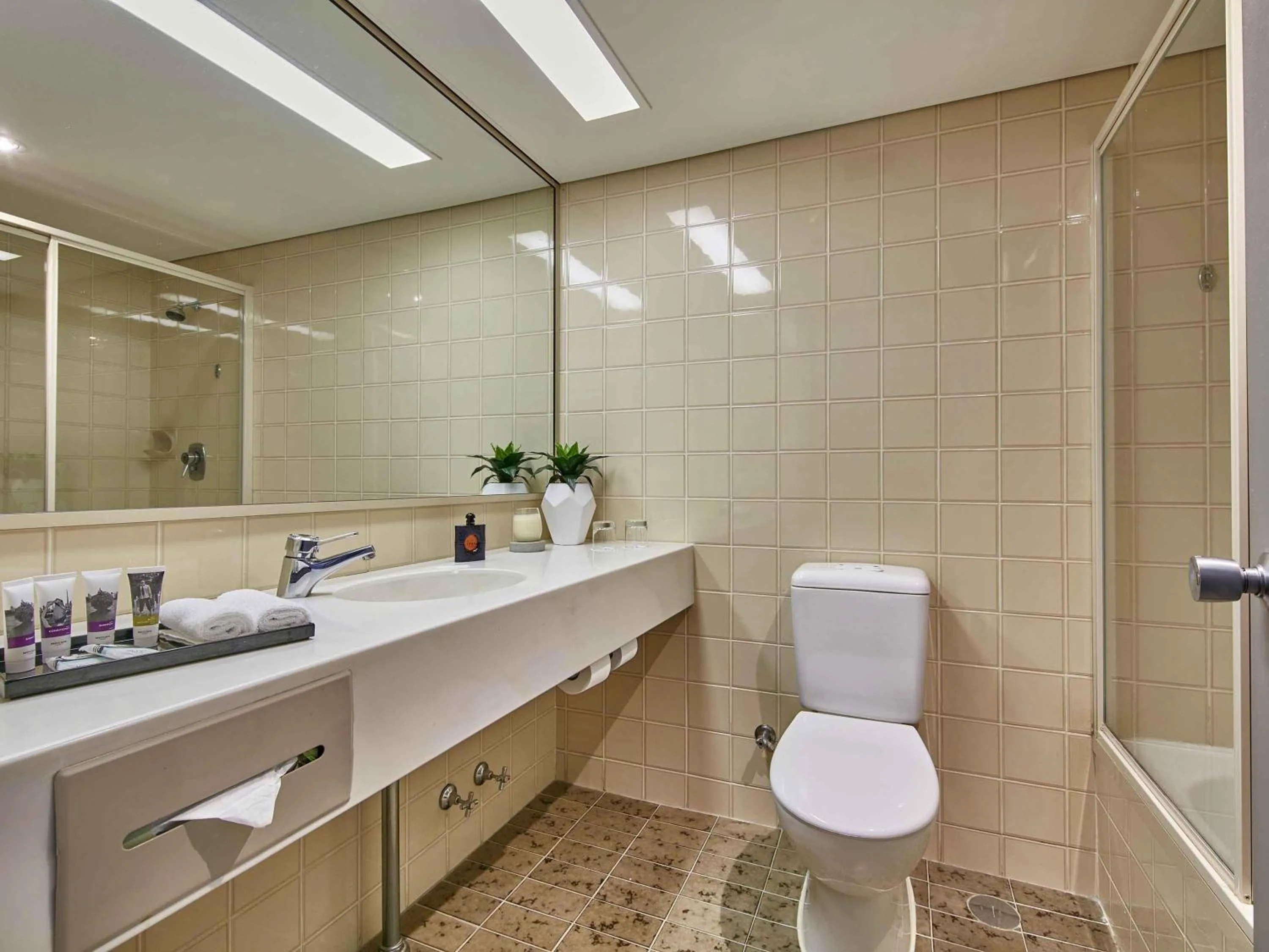 Bedroom in Mercure Perth