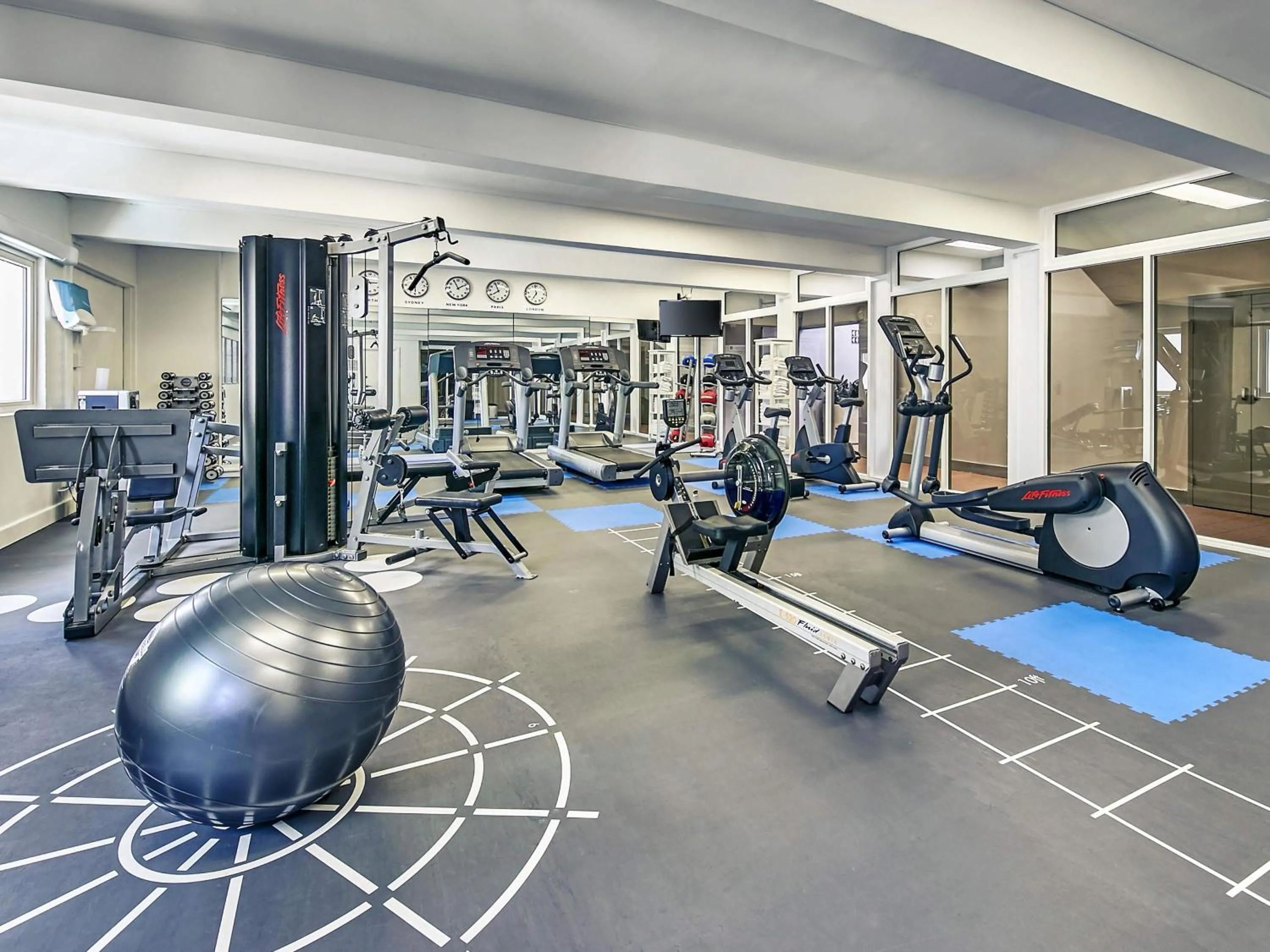 Fitness centre/facilities in Mercure Perth