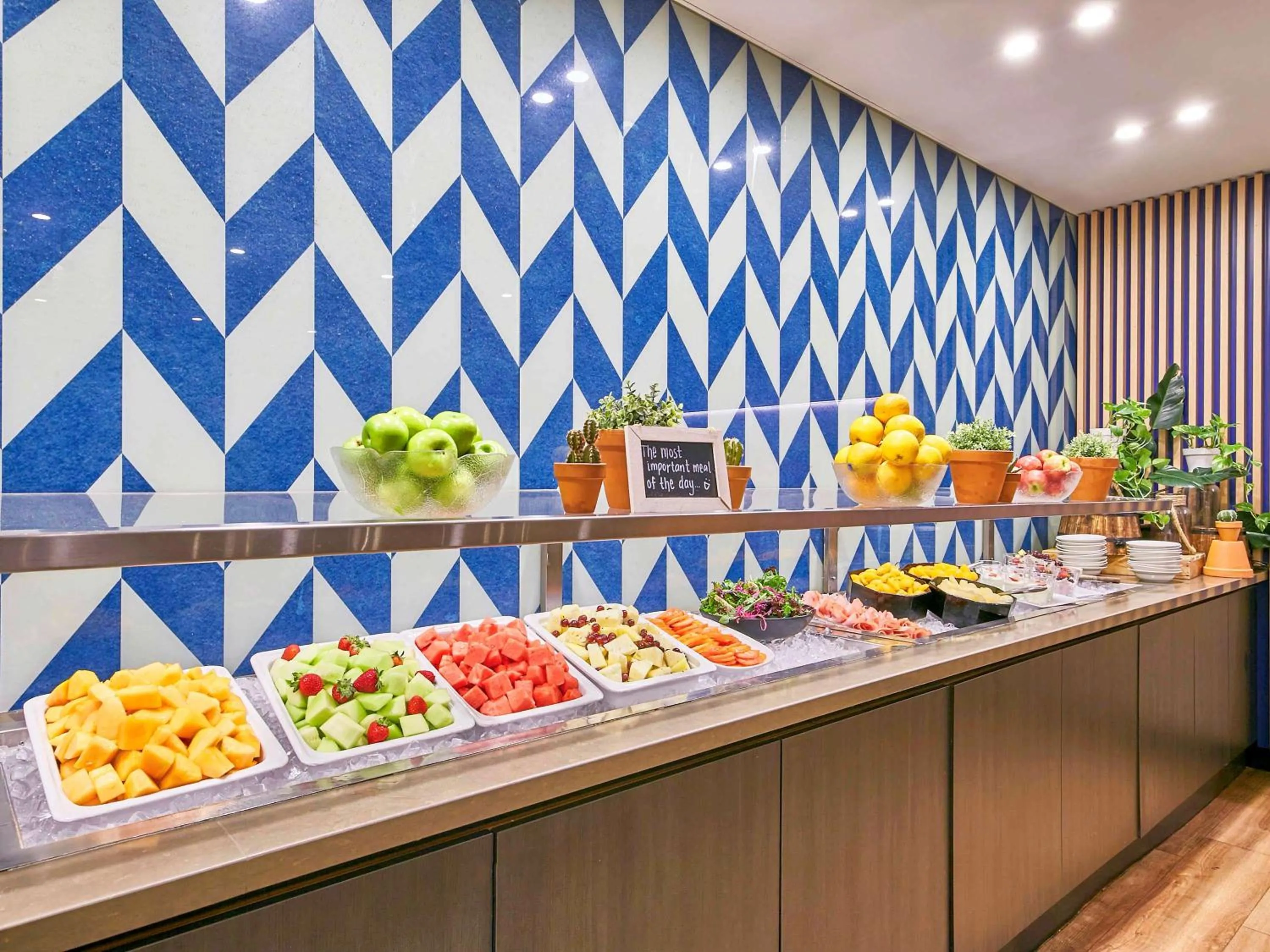 Restaurant/places to eat in Mercure Perth