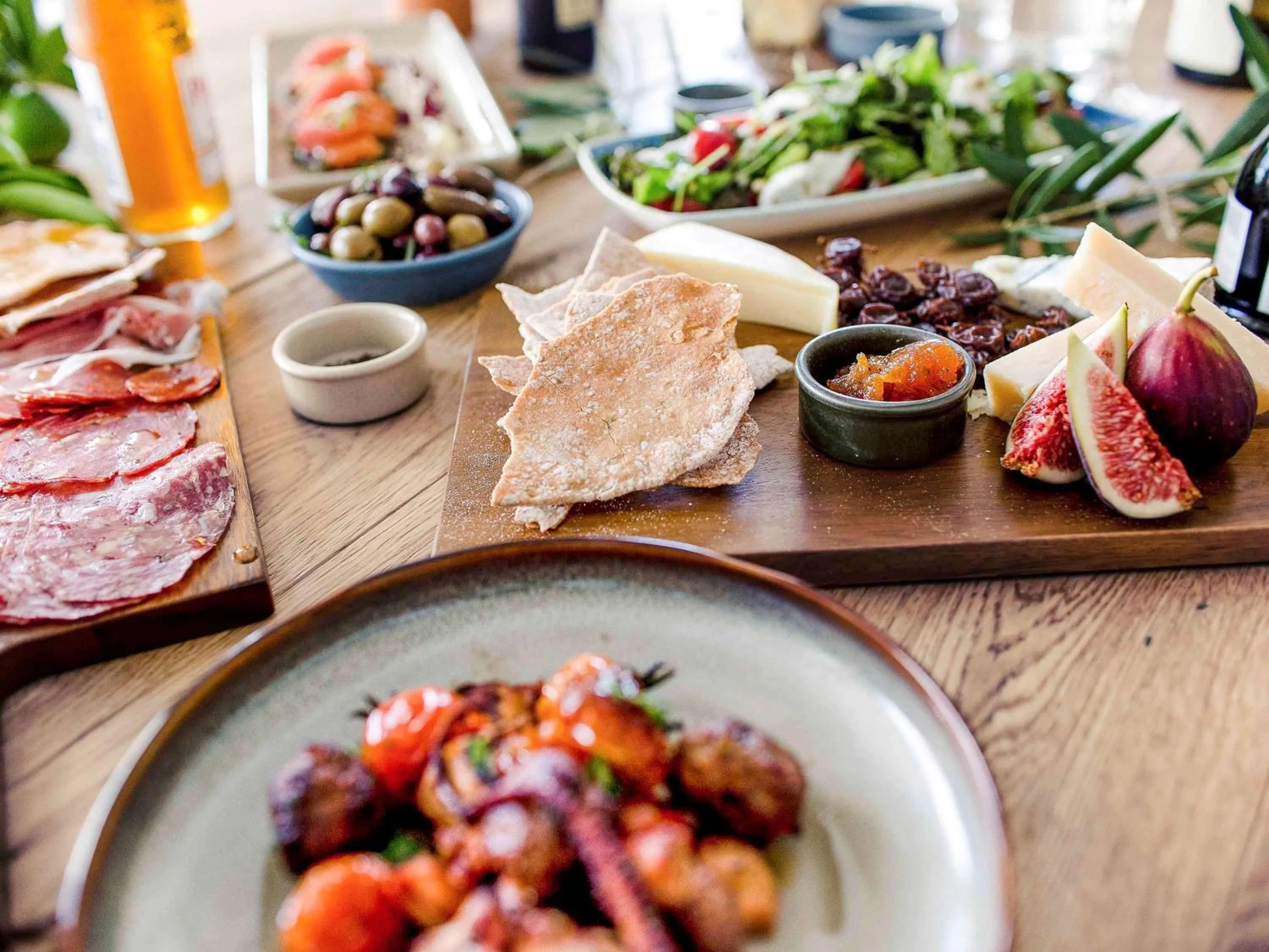 Restaurant/places to eat in Mercure Perth