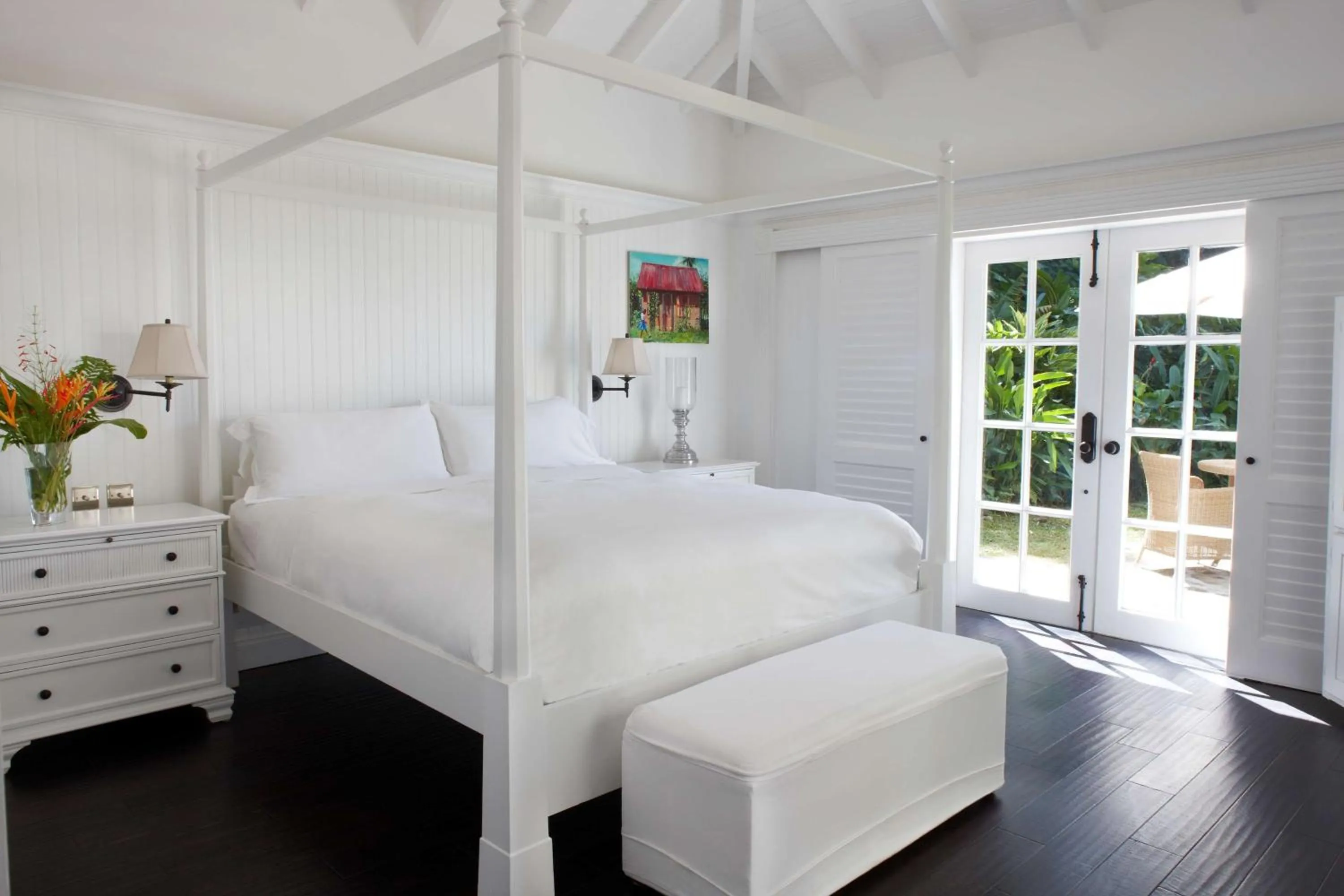 Photo of the whole room, Bed in Sugar Beach, A Viceroy Resort