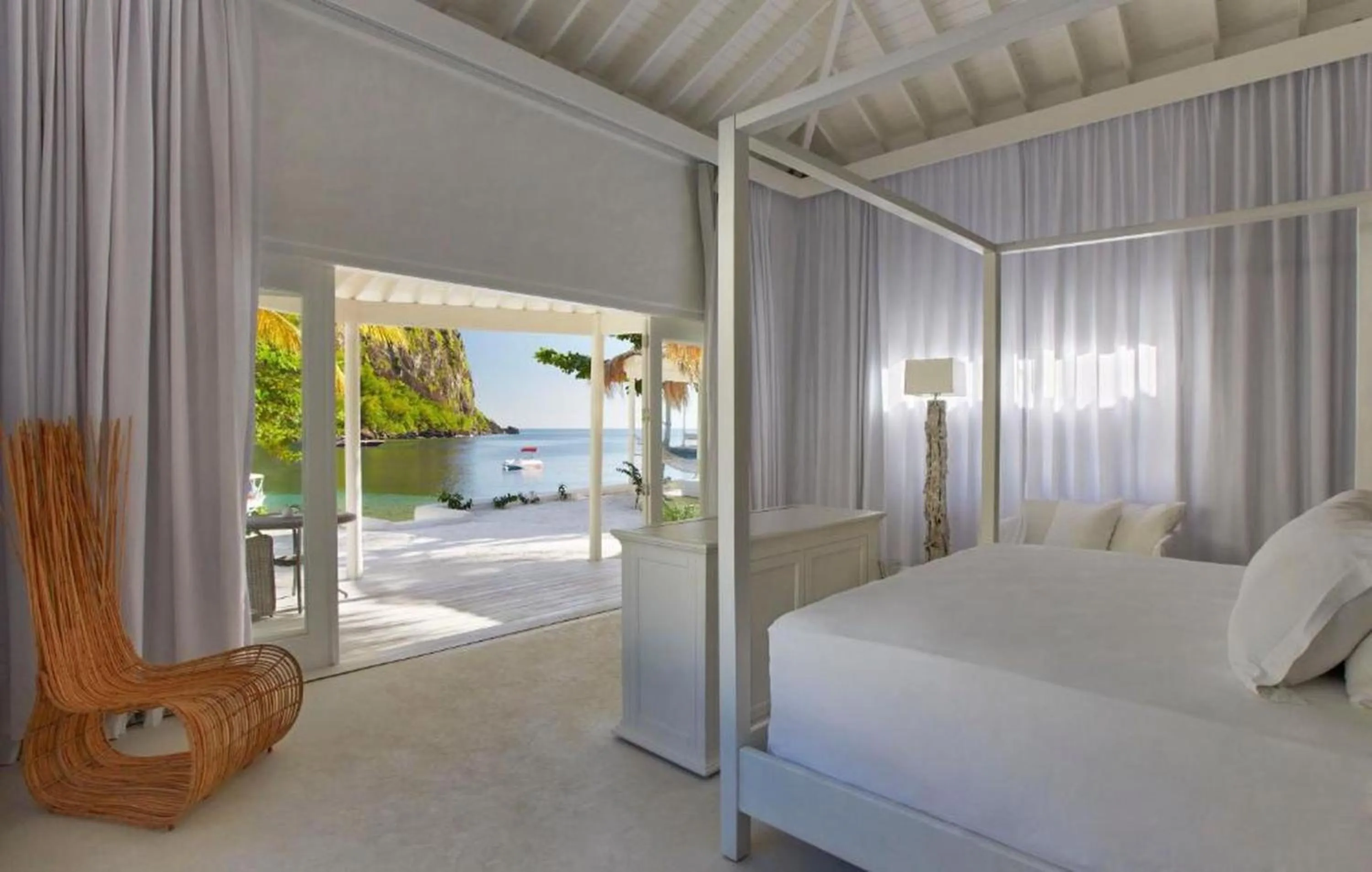 Bedroom, Bed in Sugar Beach, A Viceroy Resort