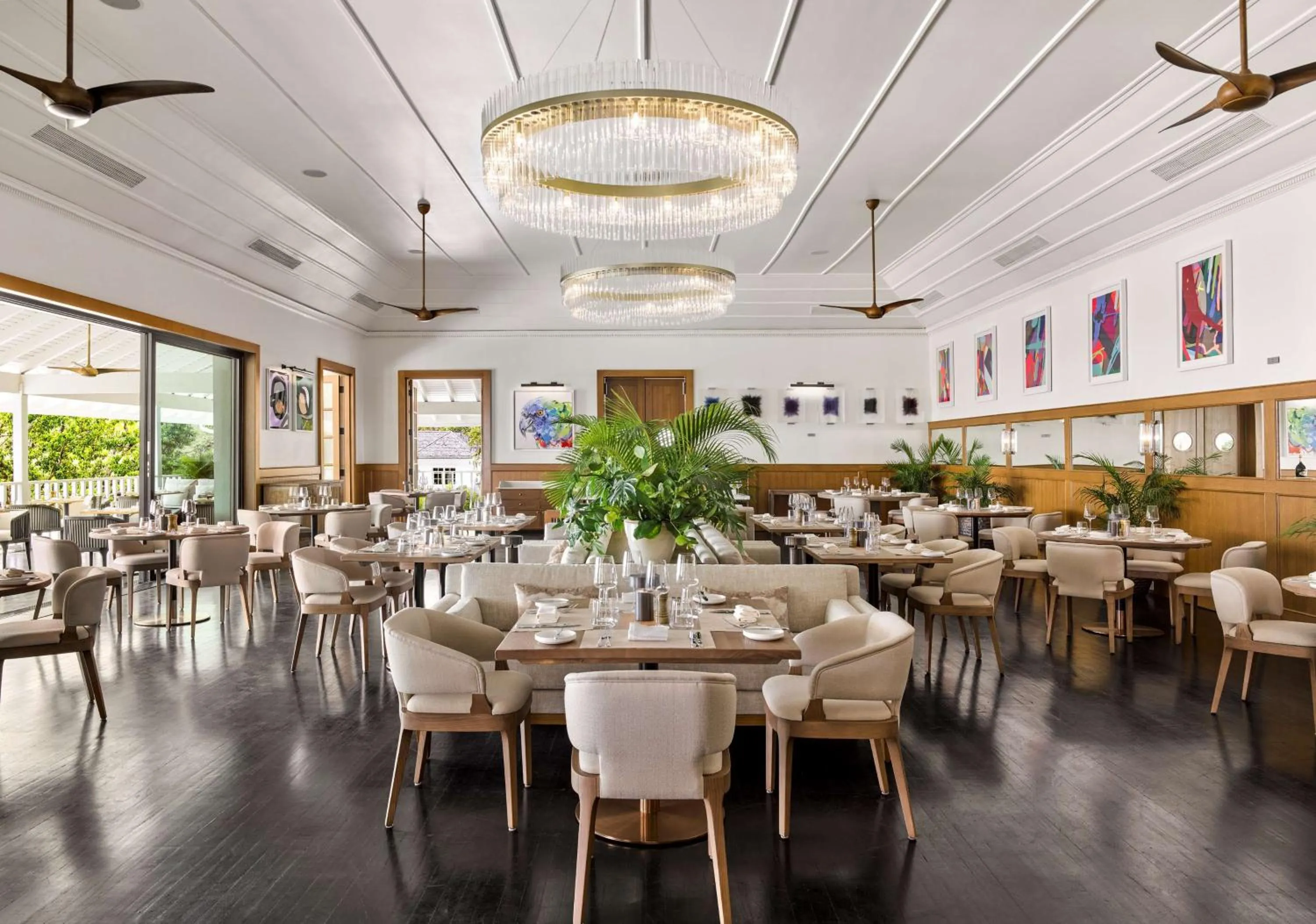 Lounge or bar in Sugar Beach, A Viceroy Resort