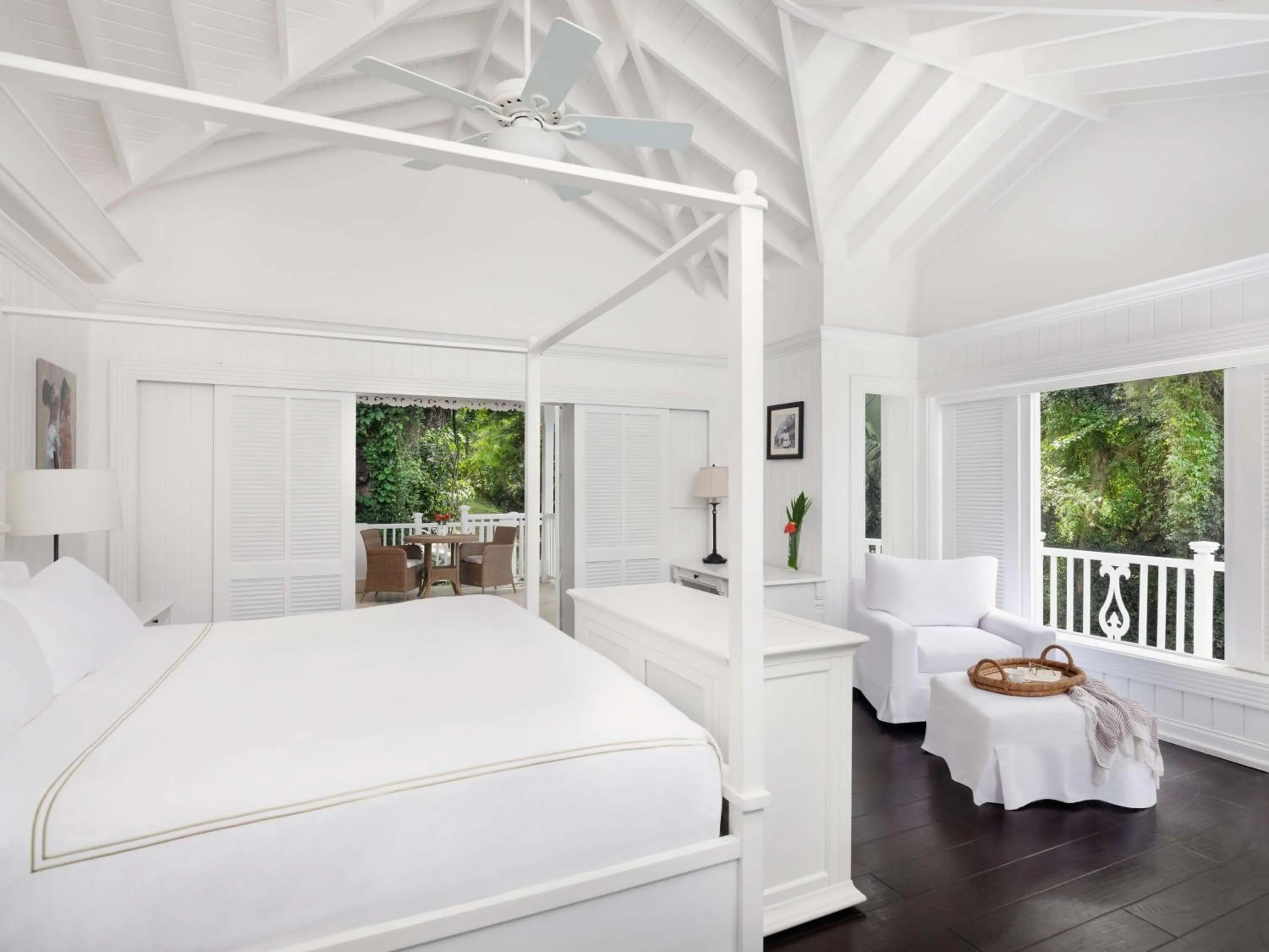 Photo of the whole room, Bed in Sugar Beach, A Viceroy Resort
