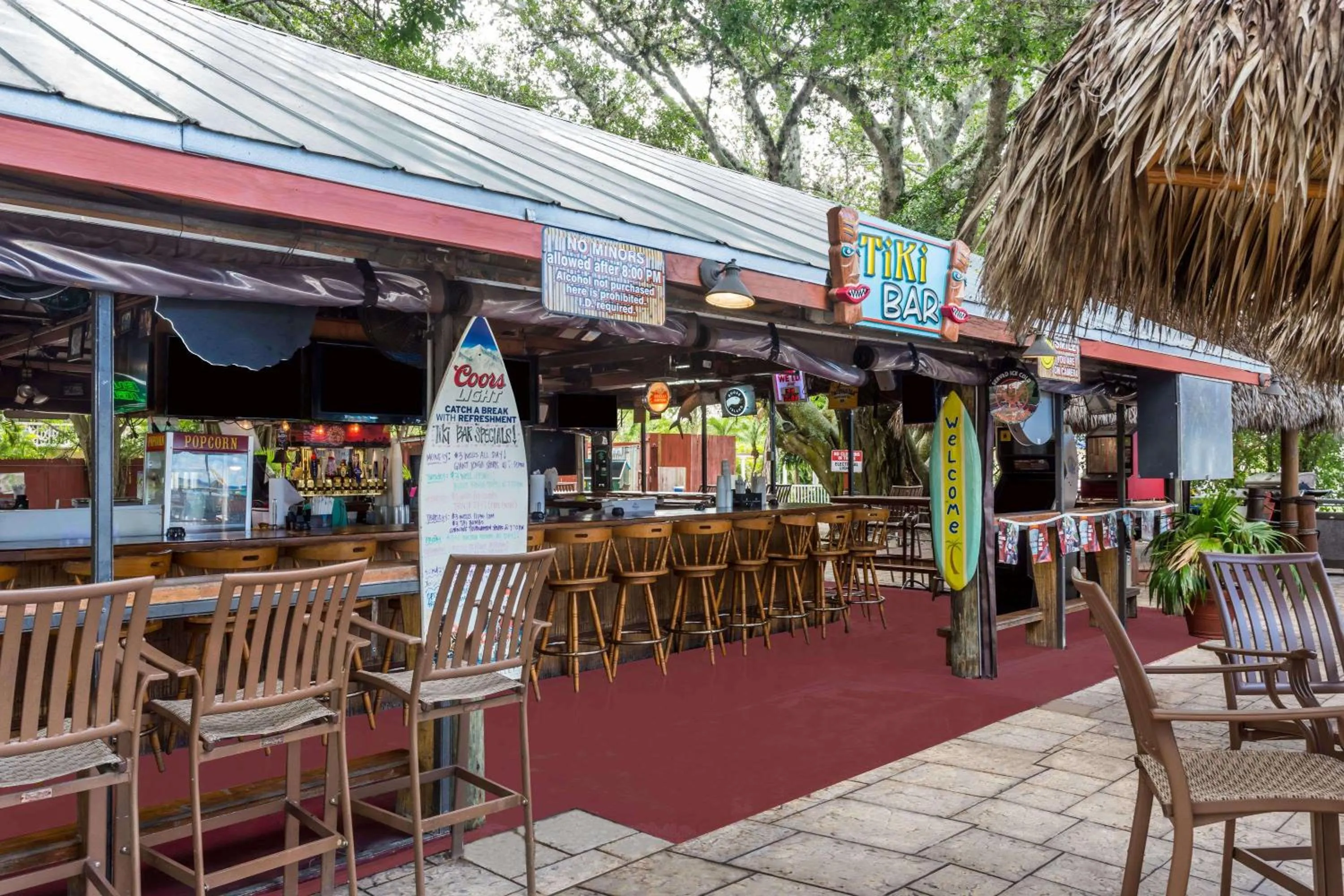 Lounge or bar in Days Inn by Wyndham Fort Myers Springs Resort