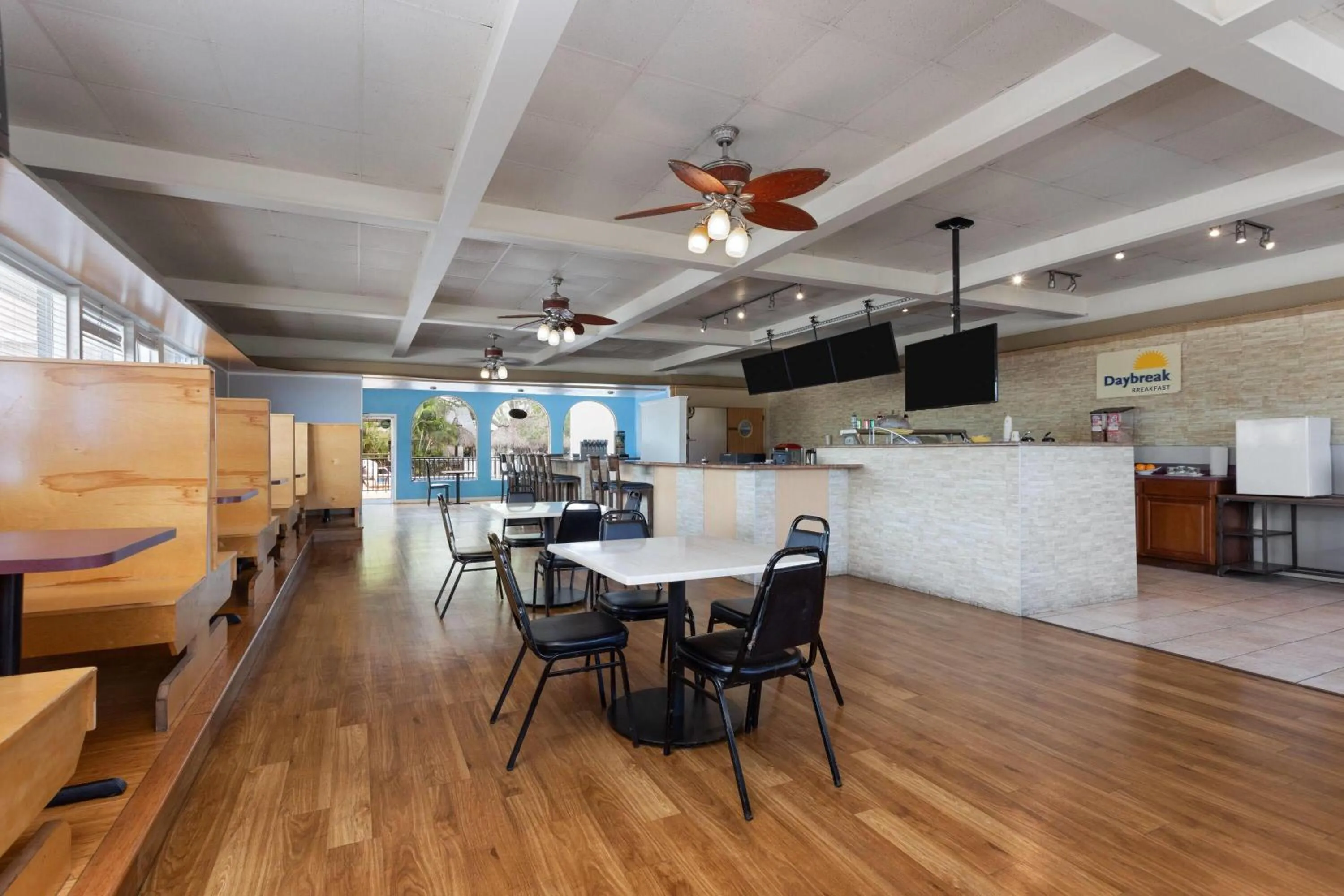 Breakfast in Days Inn by Wyndham Fort Myers Springs Resort