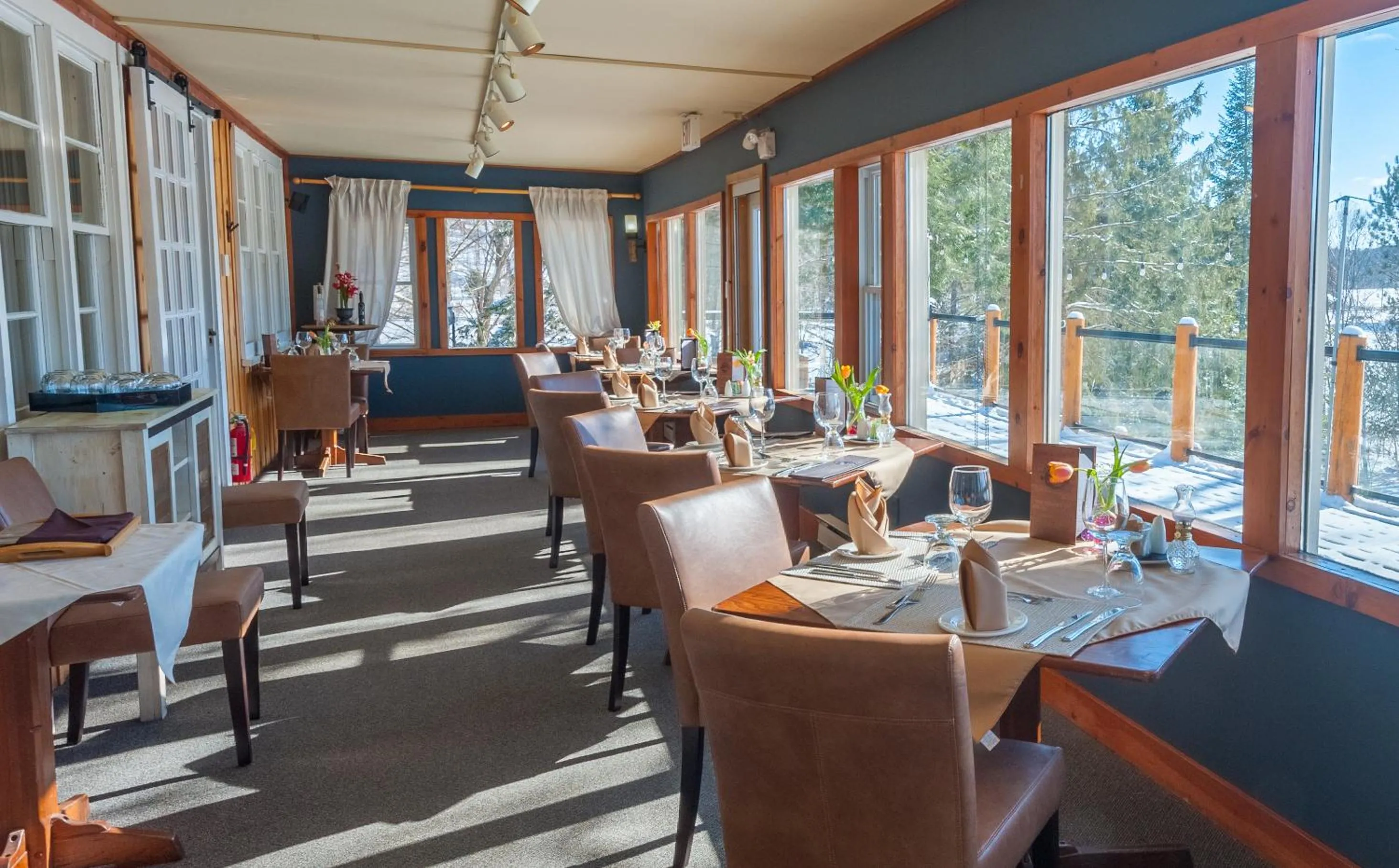 Restaurant/places to eat in Heather Lodge