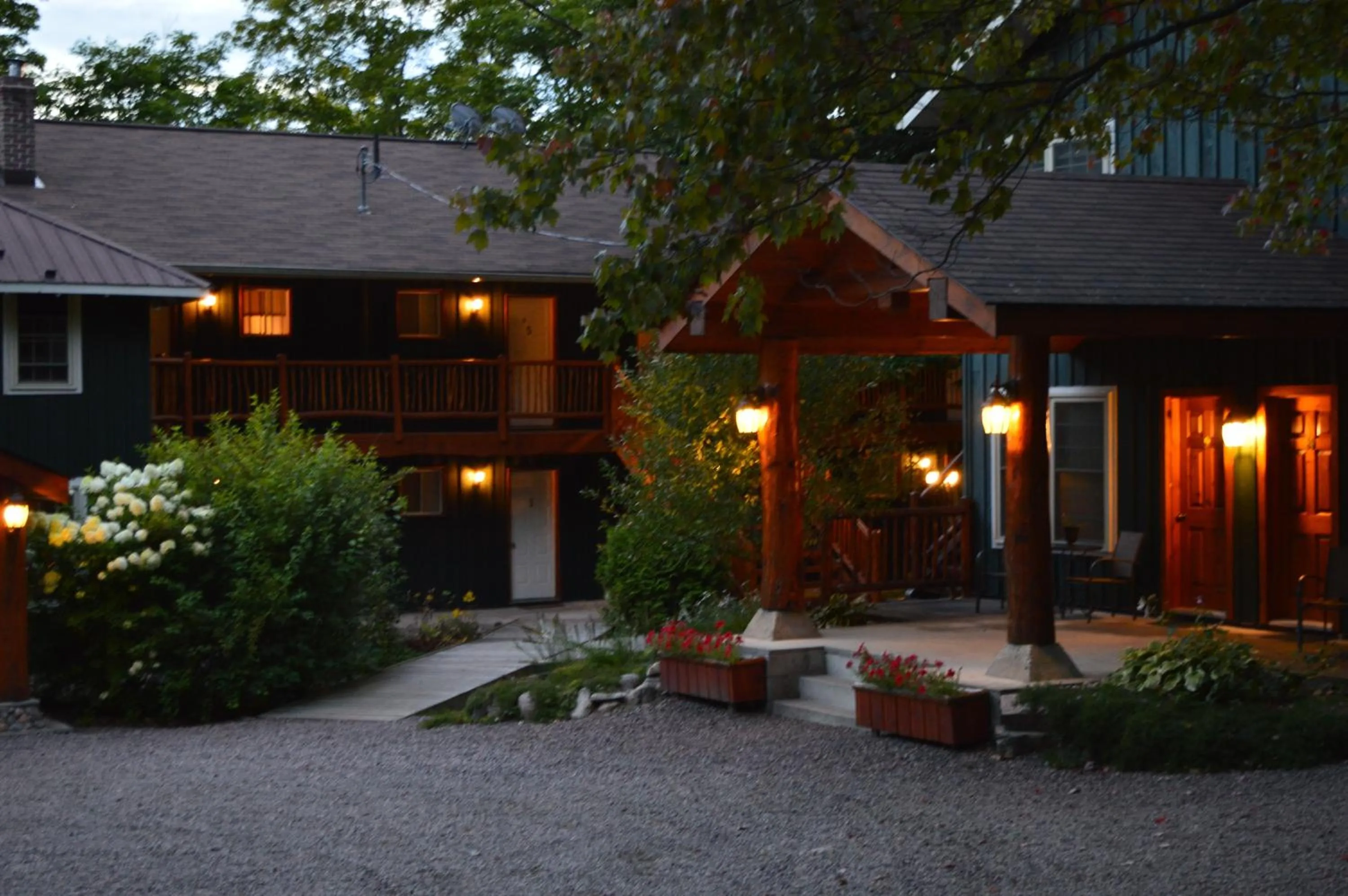 Facade/entrance in Heather Lodge