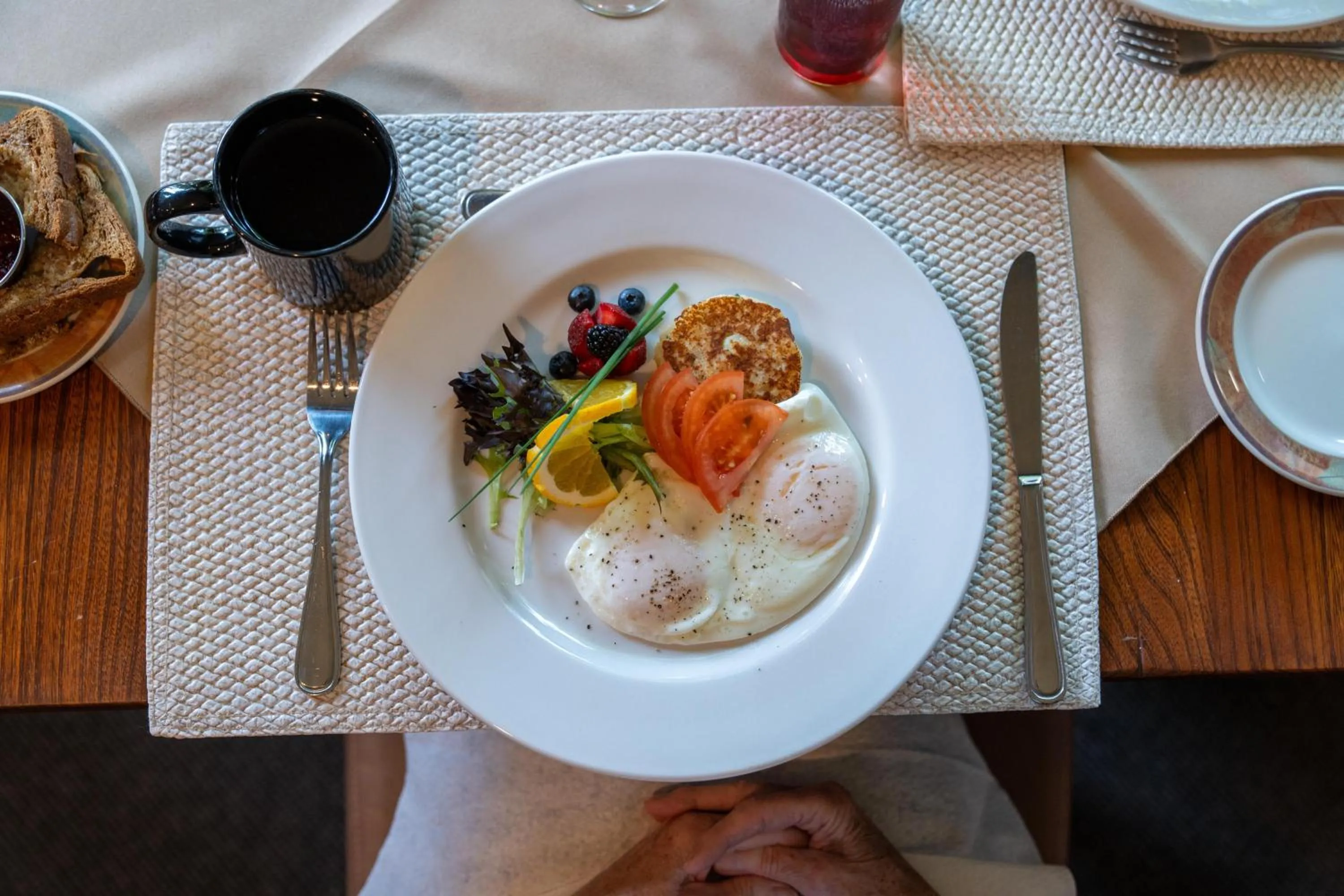 Breakfast in Heather Lodge