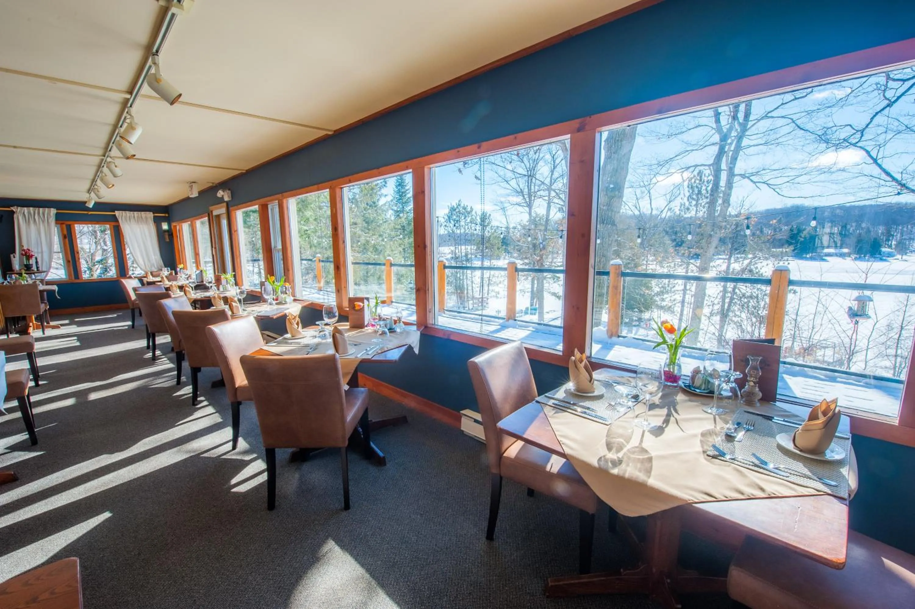 Restaurant/places to eat in Heather Lodge