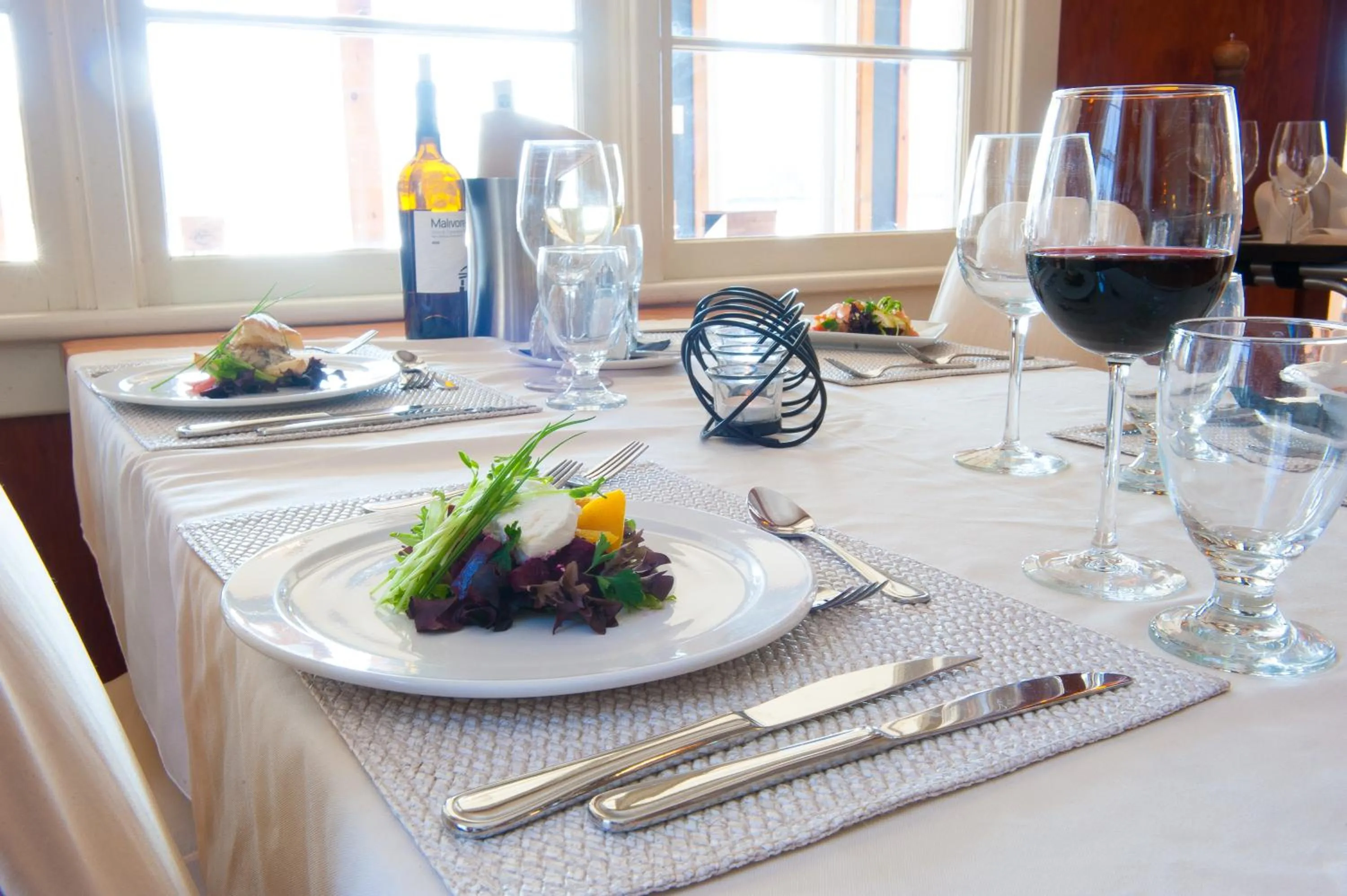 Restaurant/places to eat in Heather Lodge