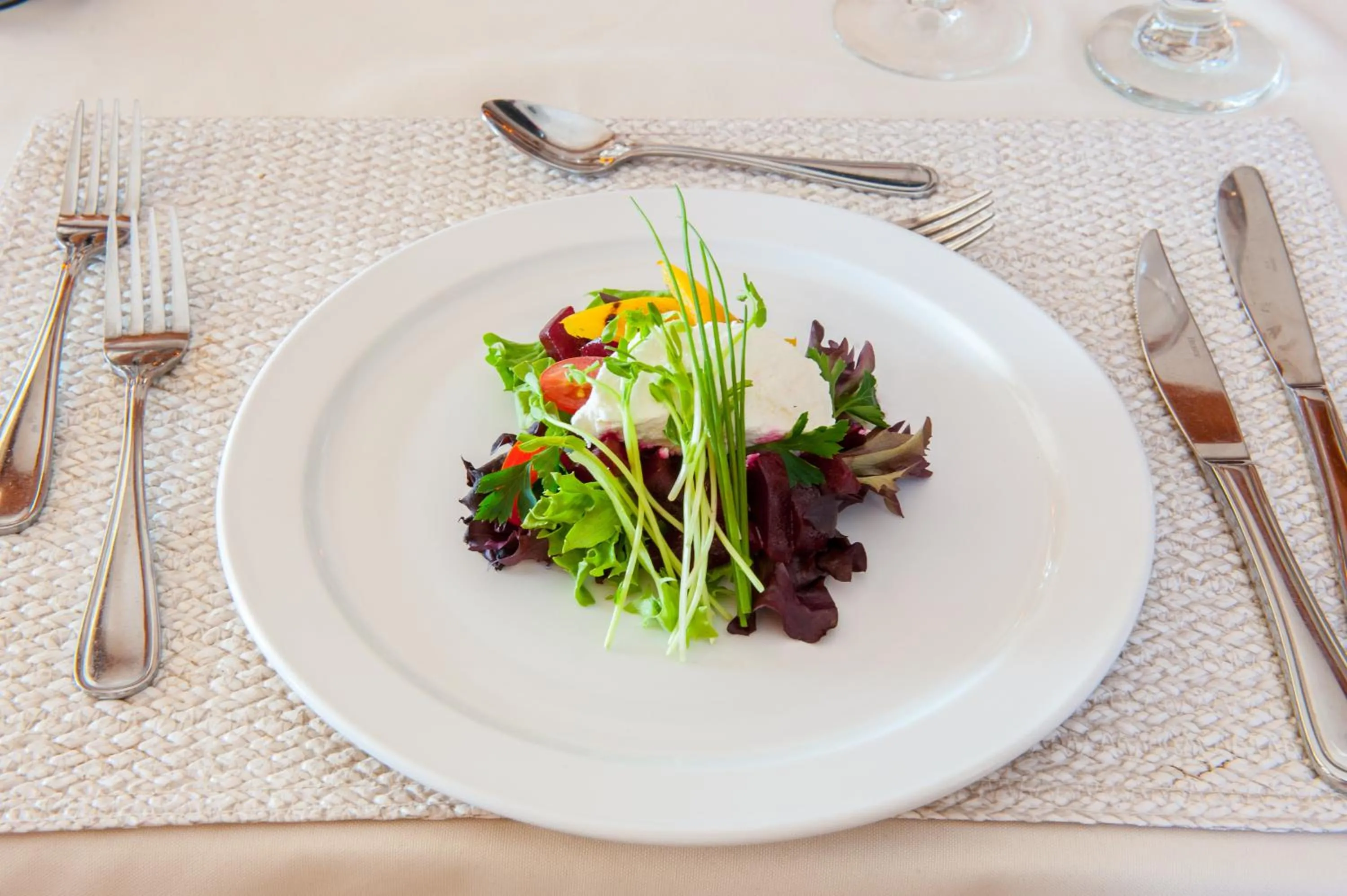 Restaurant/places to eat in Heather Lodge