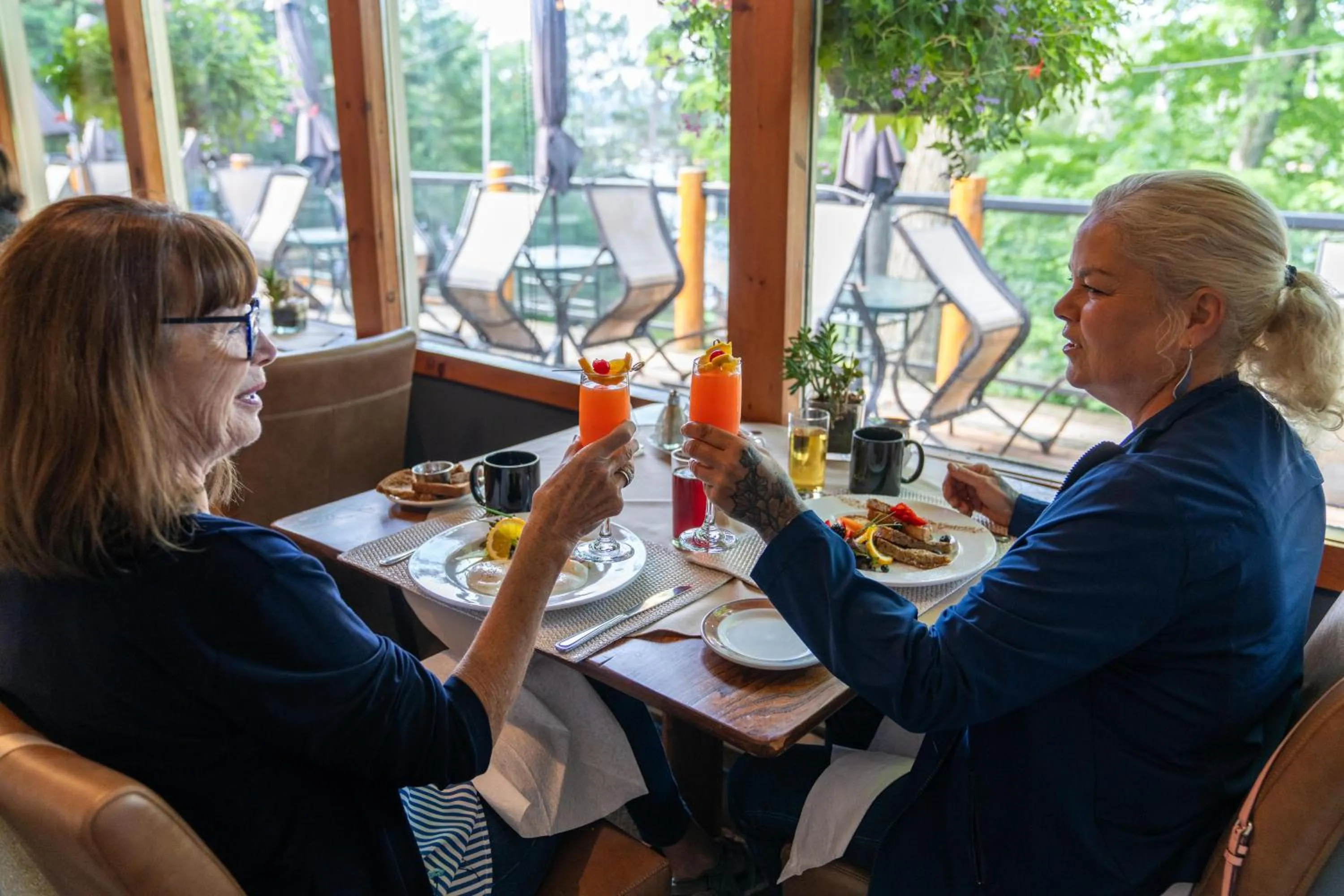 Breakfast in Heather Lodge
