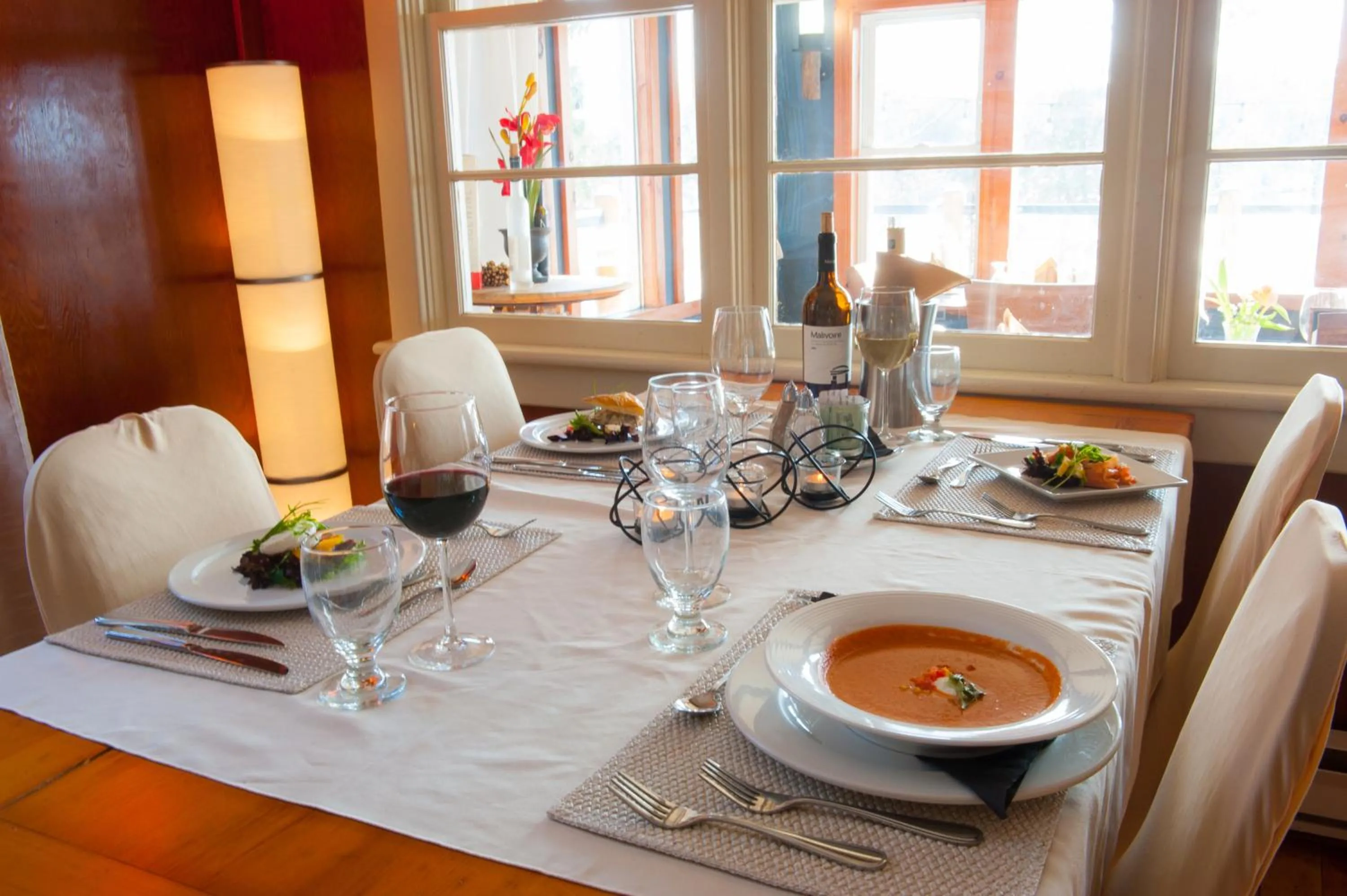Restaurant/places to eat in Heather Lodge
