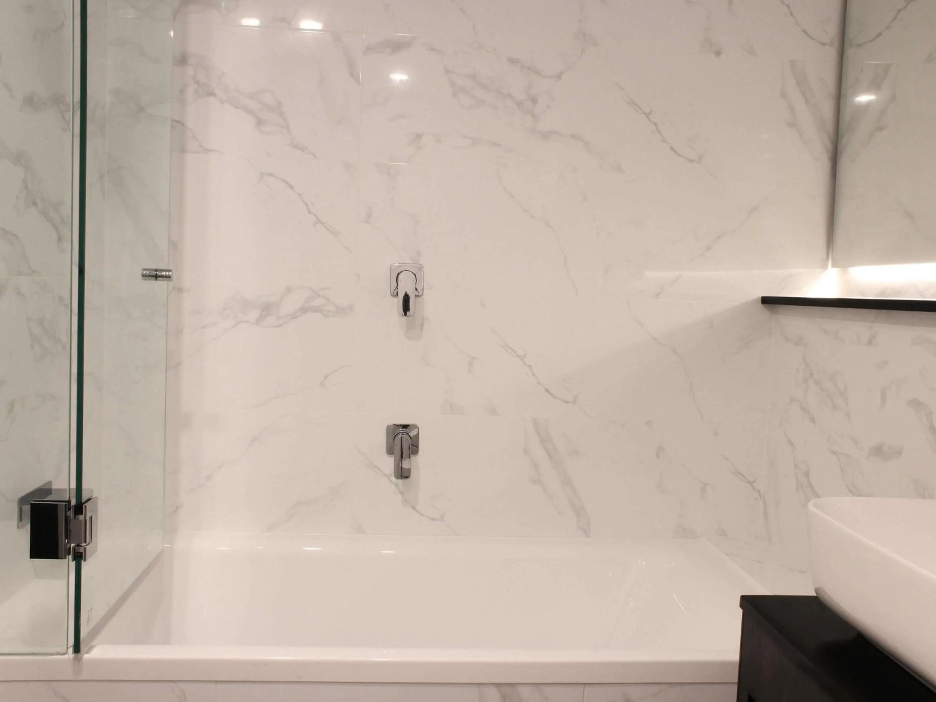 Bedroom in Mercure Sydney