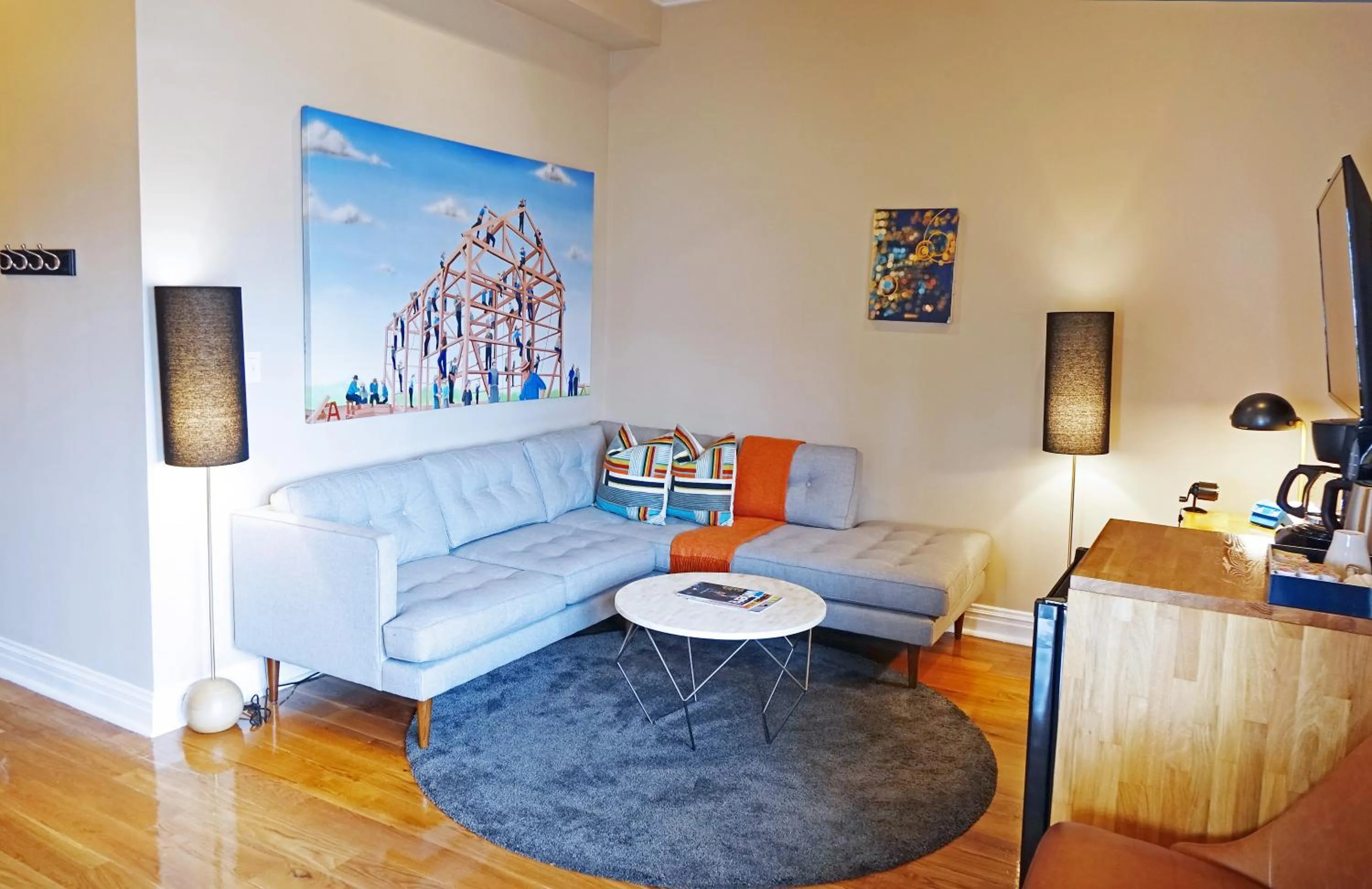 Photo of the whole room in The Box House Hotel