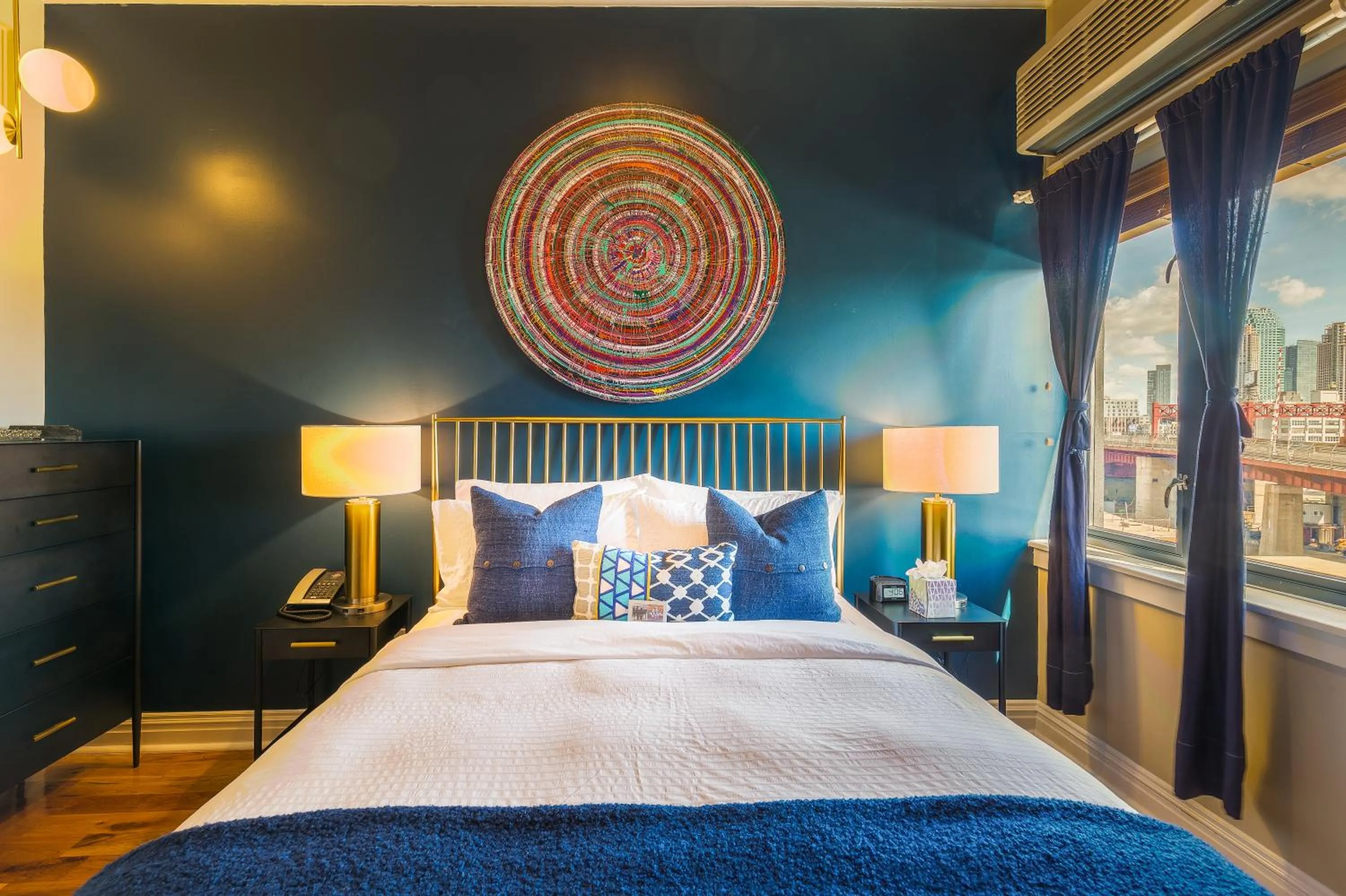 Photo of the whole room, Bed in The Box House Hotel