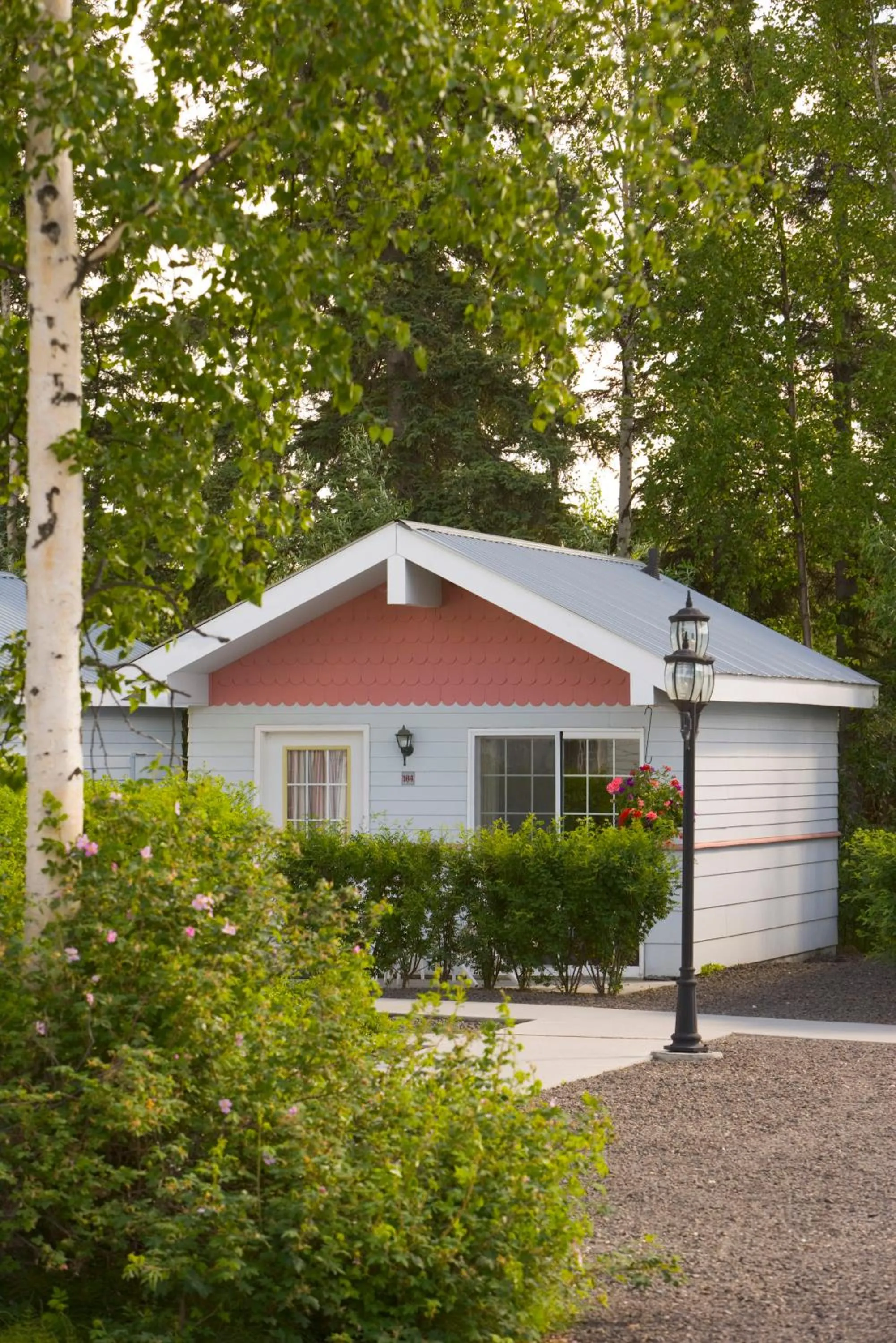 Facade/entrance in River's Edge Resort