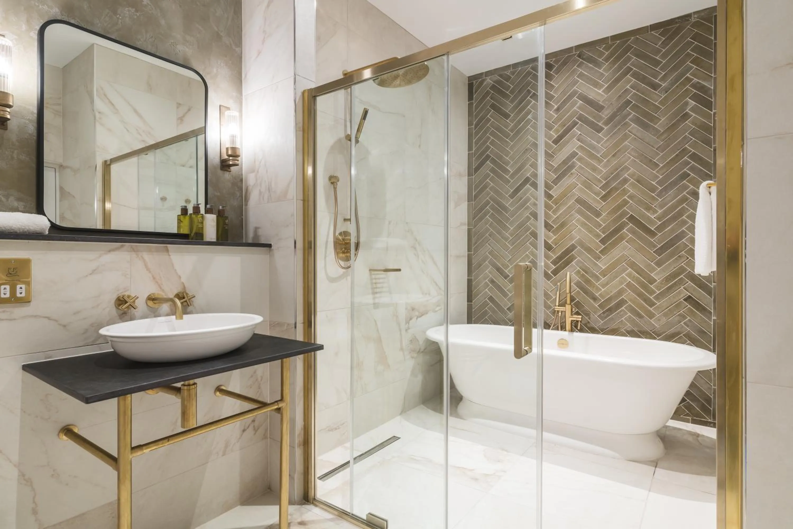 Bathroom in Dunkeld House Hotel