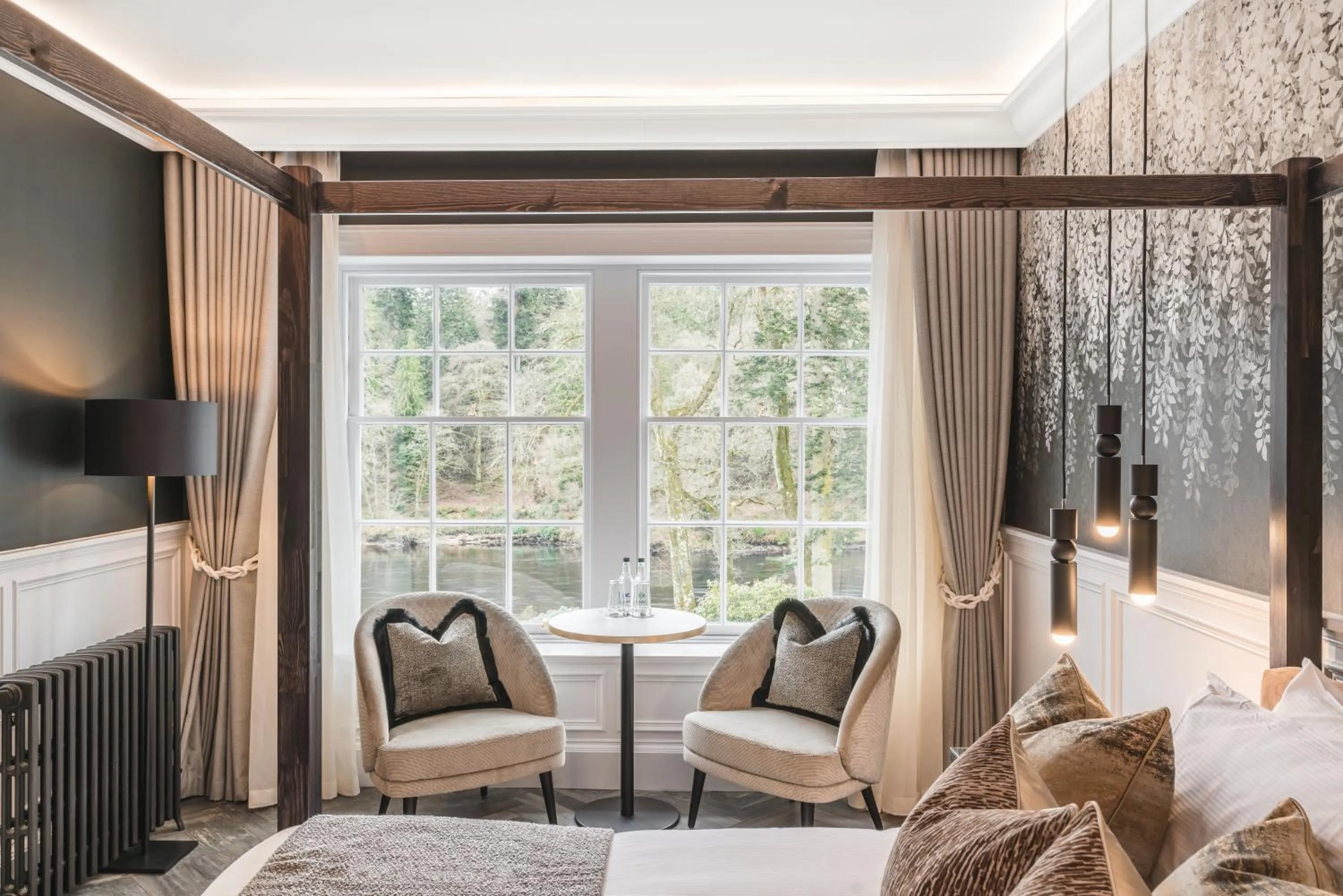 Communal lounge/ TV room, Bed in Dunkeld House Hotel