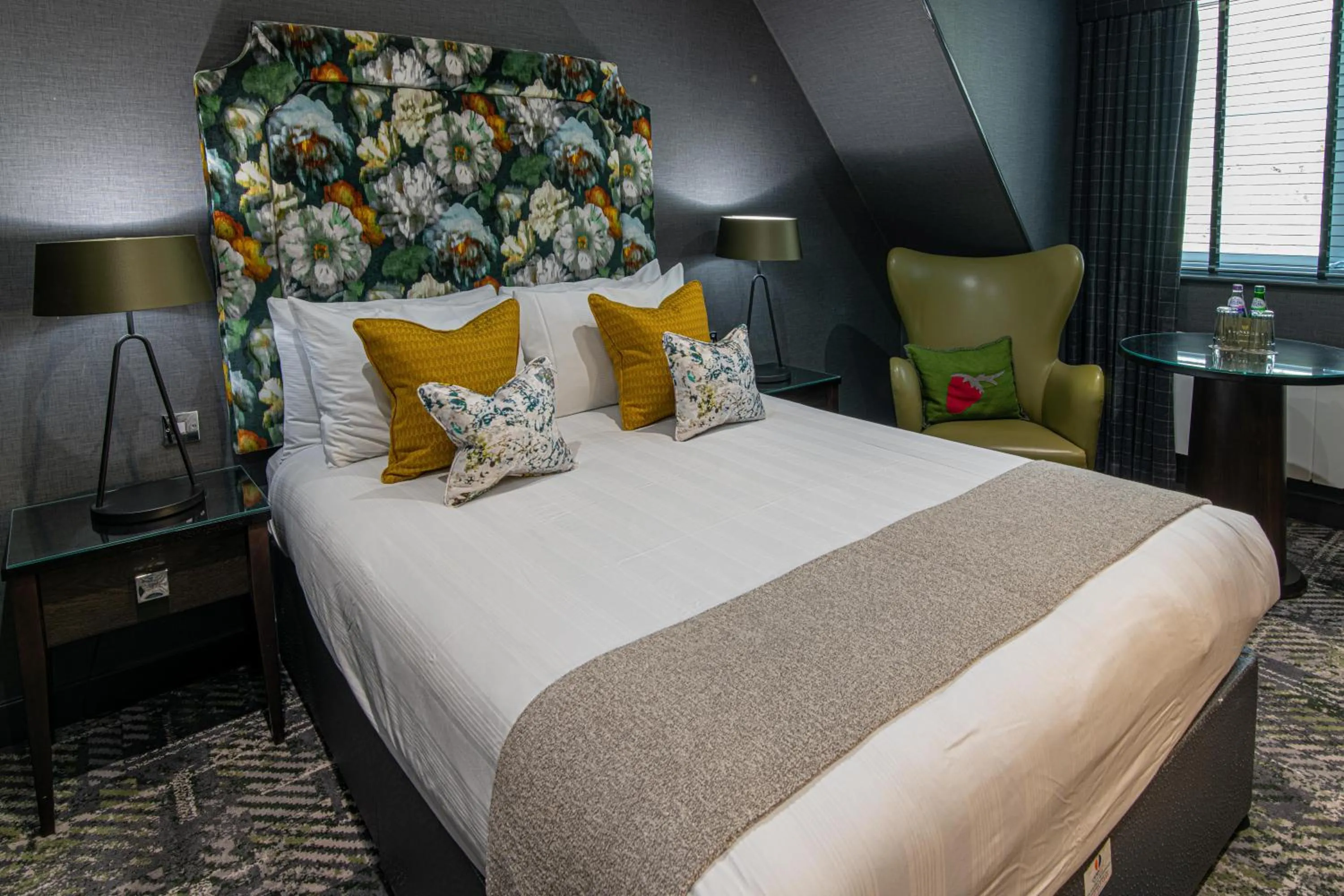 Photo of the whole room, Bed in Dunkeld House Hotel