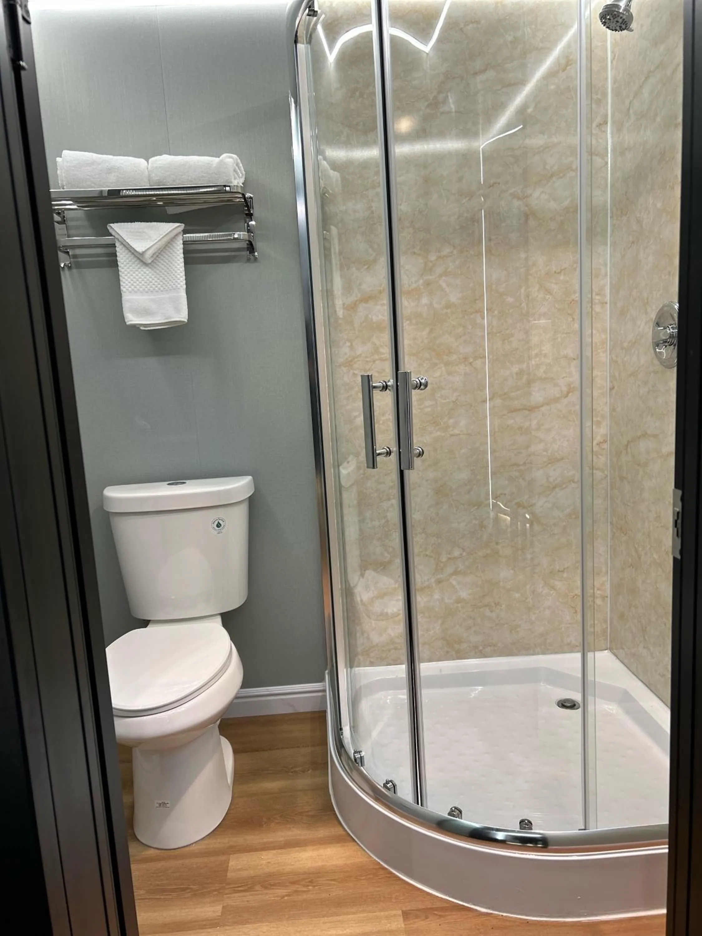 Shower in Mountain View Motel