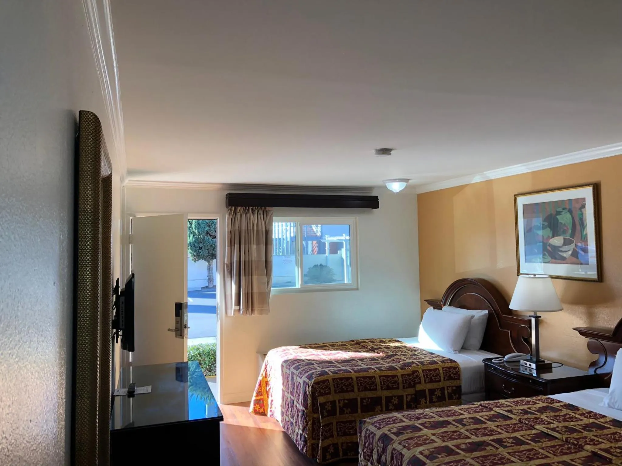 Bedroom, Bed in Valley Hotel