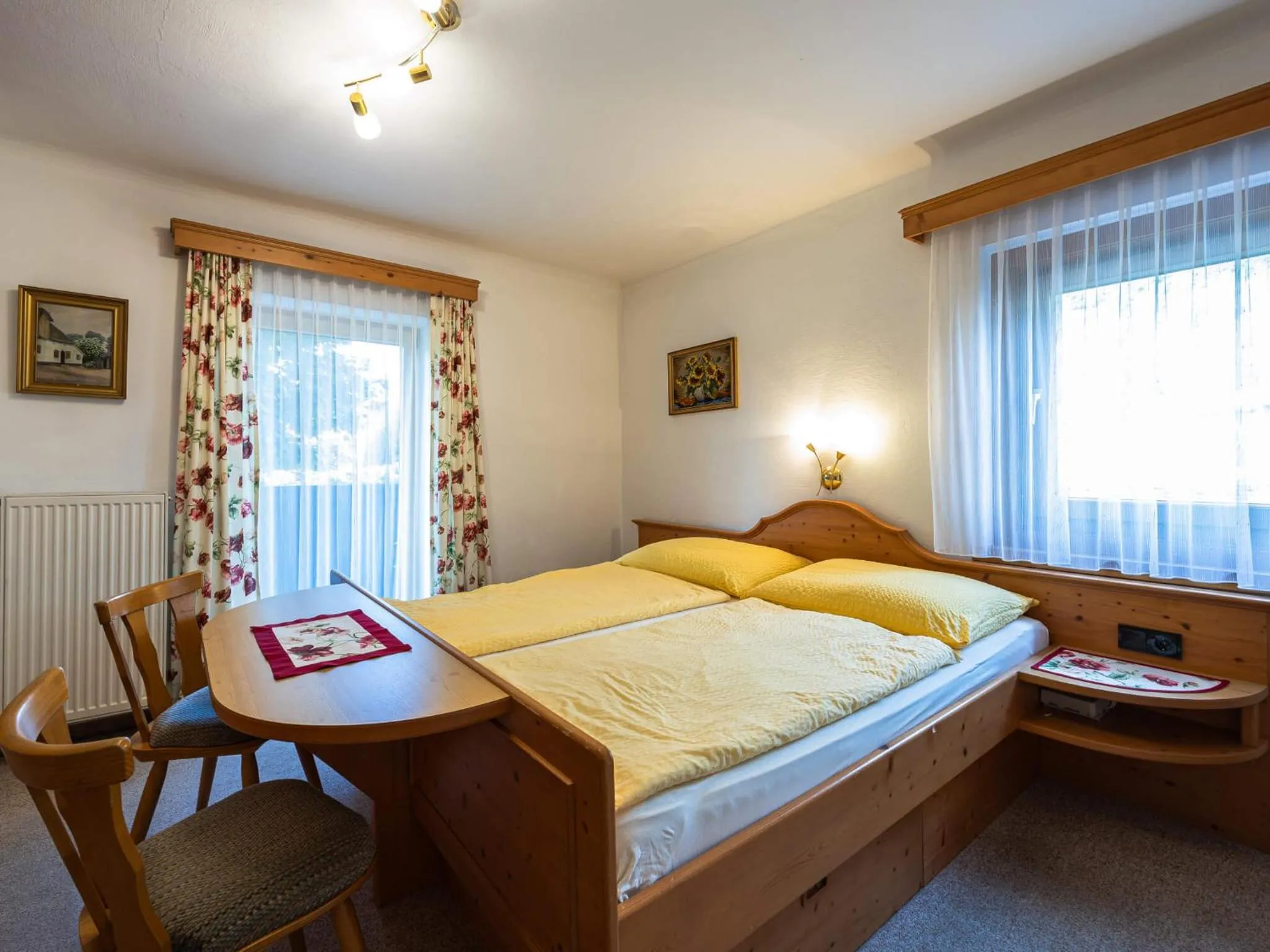 Photo of the whole room, Bed in Gästehaus Bleiweis-Zehentner