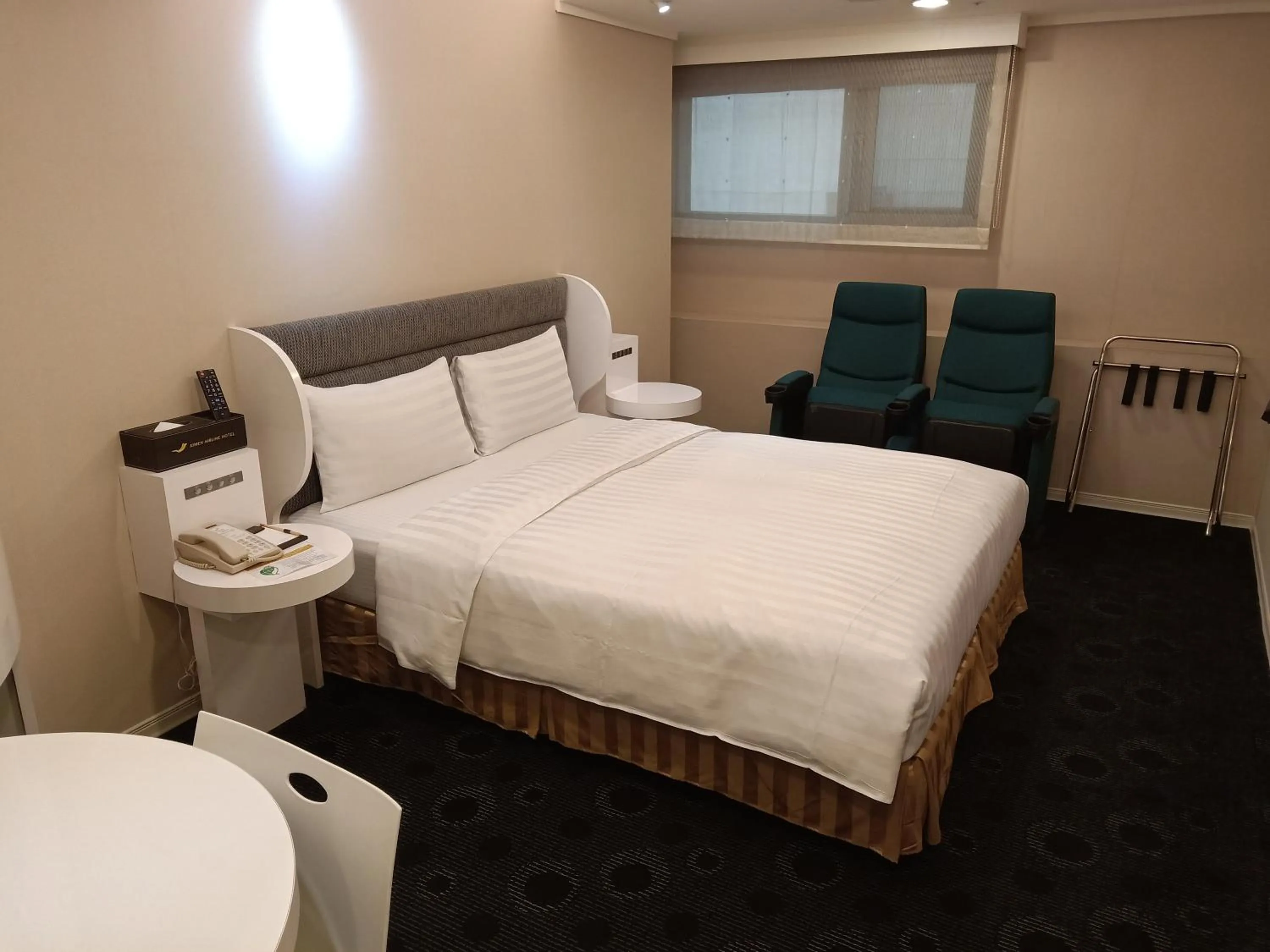 Bed in Ximen Airline Hotel