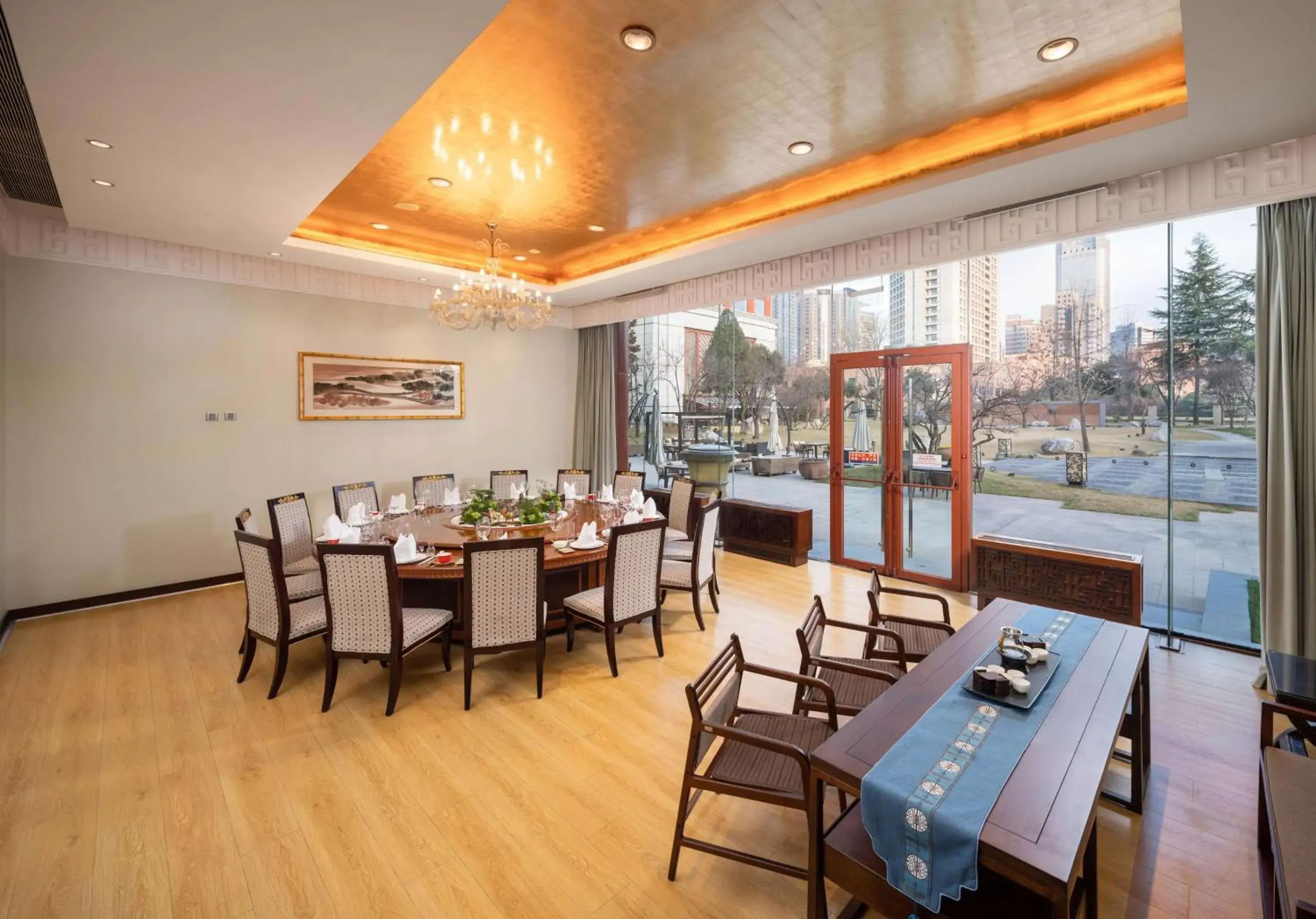 Restaurant/places to eat in Shangri-La Xian Restaurant/places to eat in Shangri-La Xian