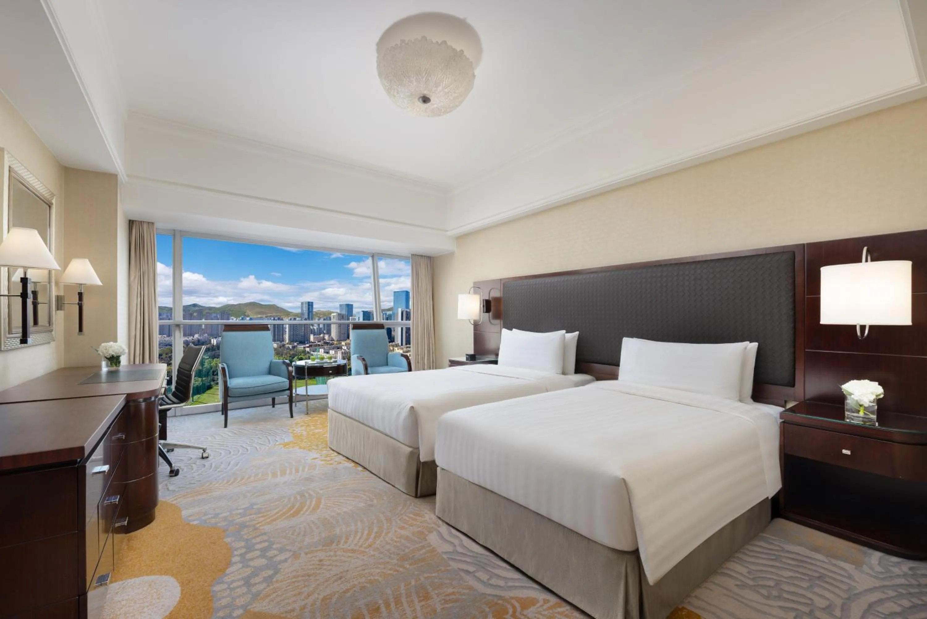 Garden view, Bed in Shangri-La Xian