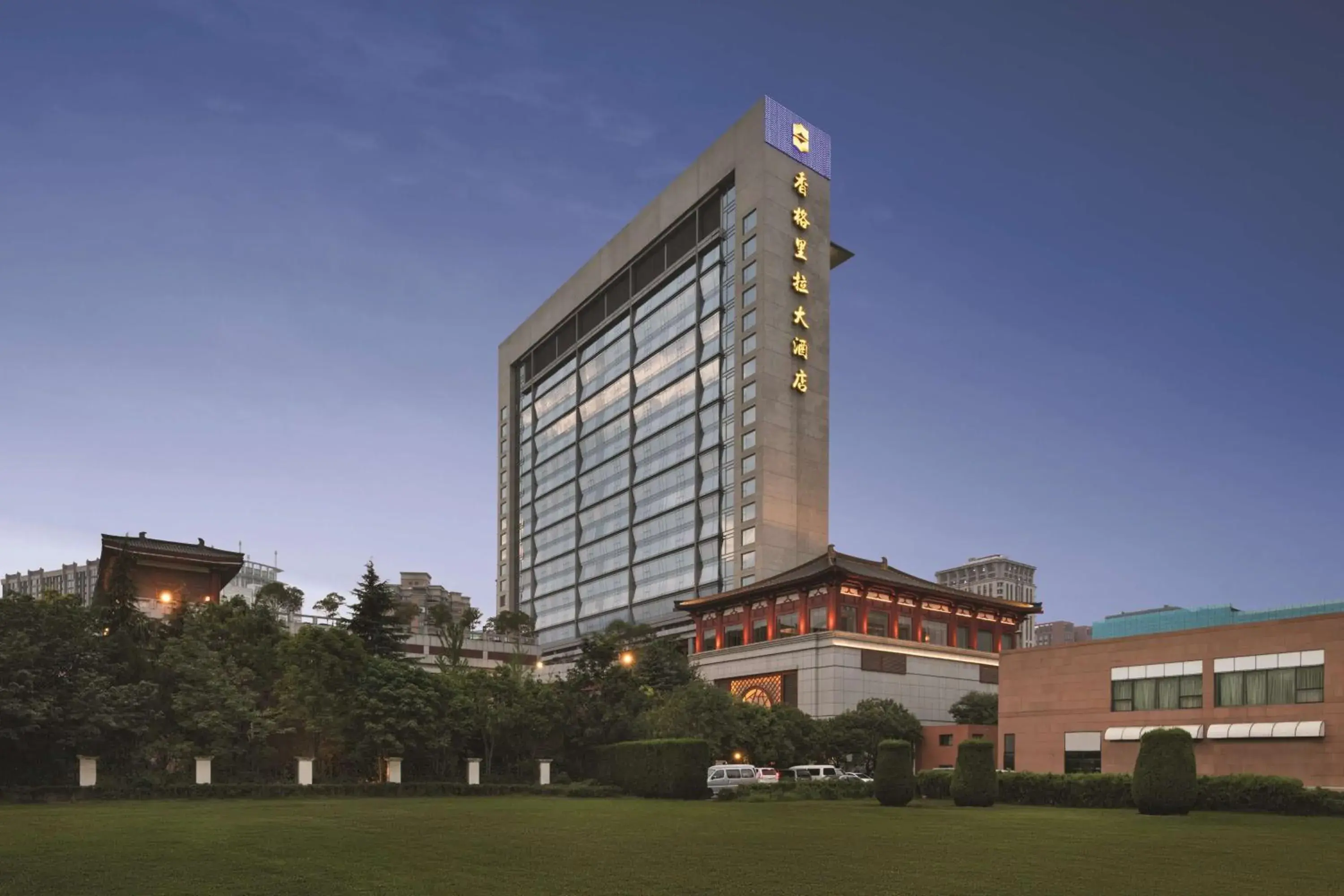 Property building in Shangri-La Xian Property building in Shangri-La Xian