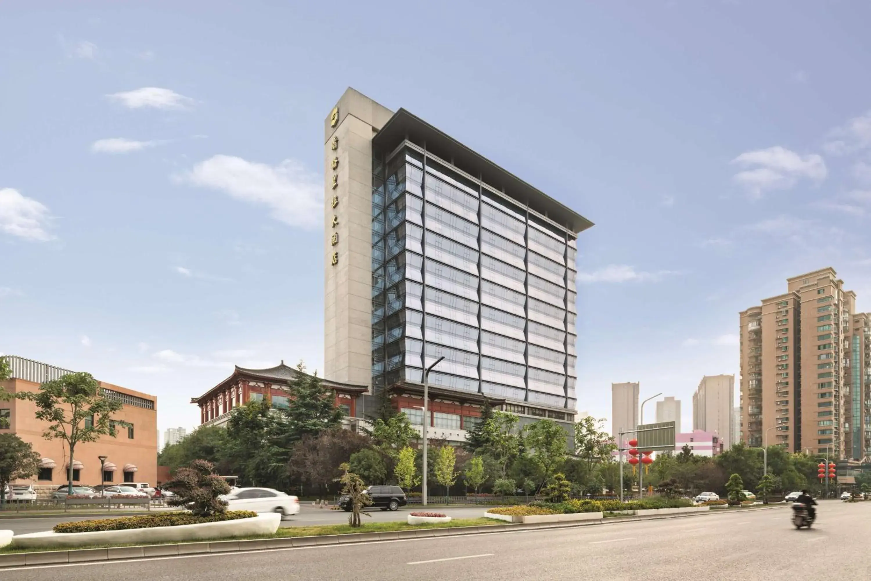 Property building in Shangri-La Xian Property building in Shangri-La Xian