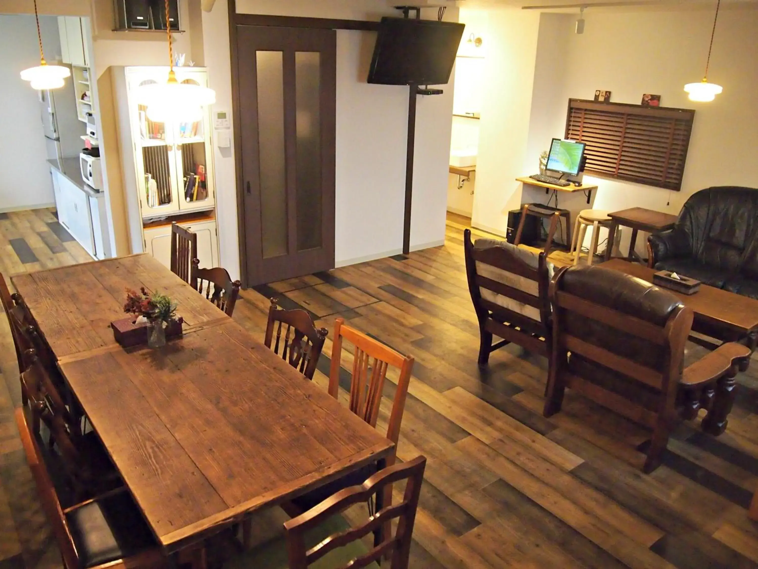 Lounge or bar in J-Hoppers Hiroshima Guesthouse Lounge or bar in J-Hoppers Hiroshima Guesthouse